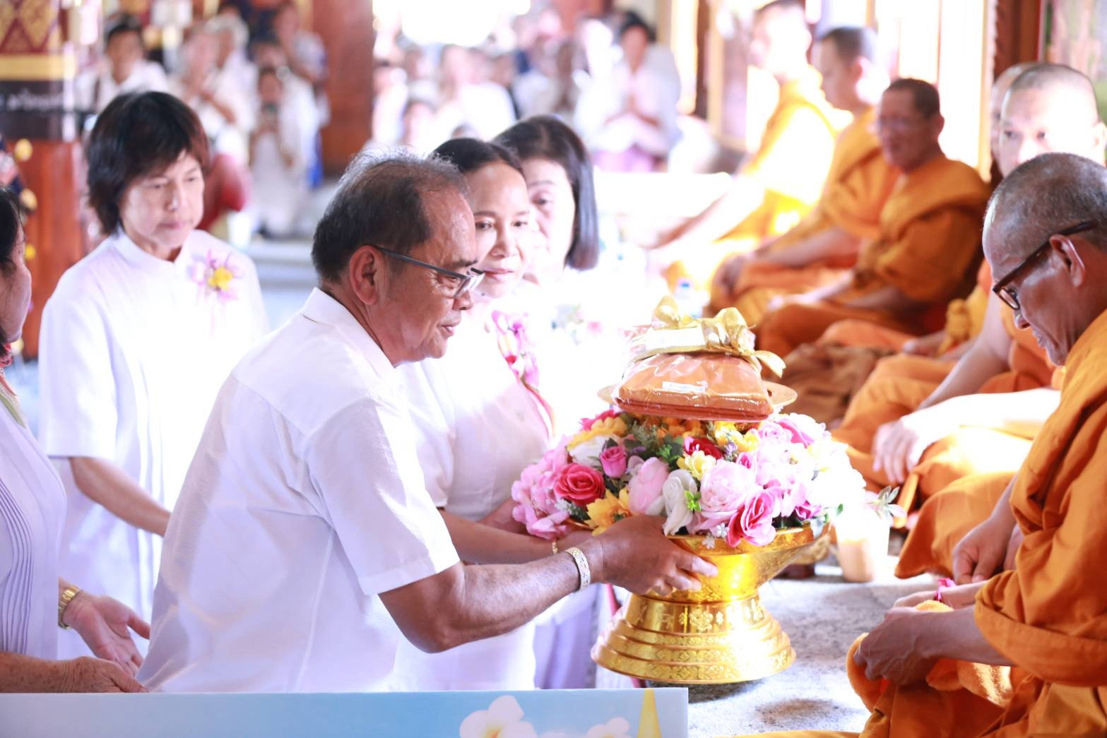 ภาพร่วมพิธีกรรมวัดชัยมงคล