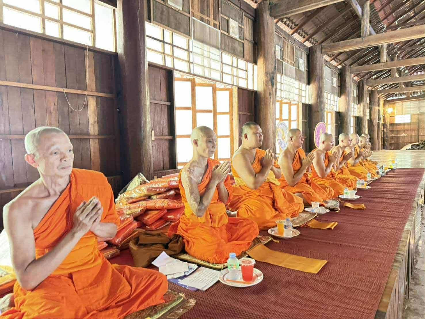 ภาพร่วมพิธีกรรมวัดถ้ำเสือ