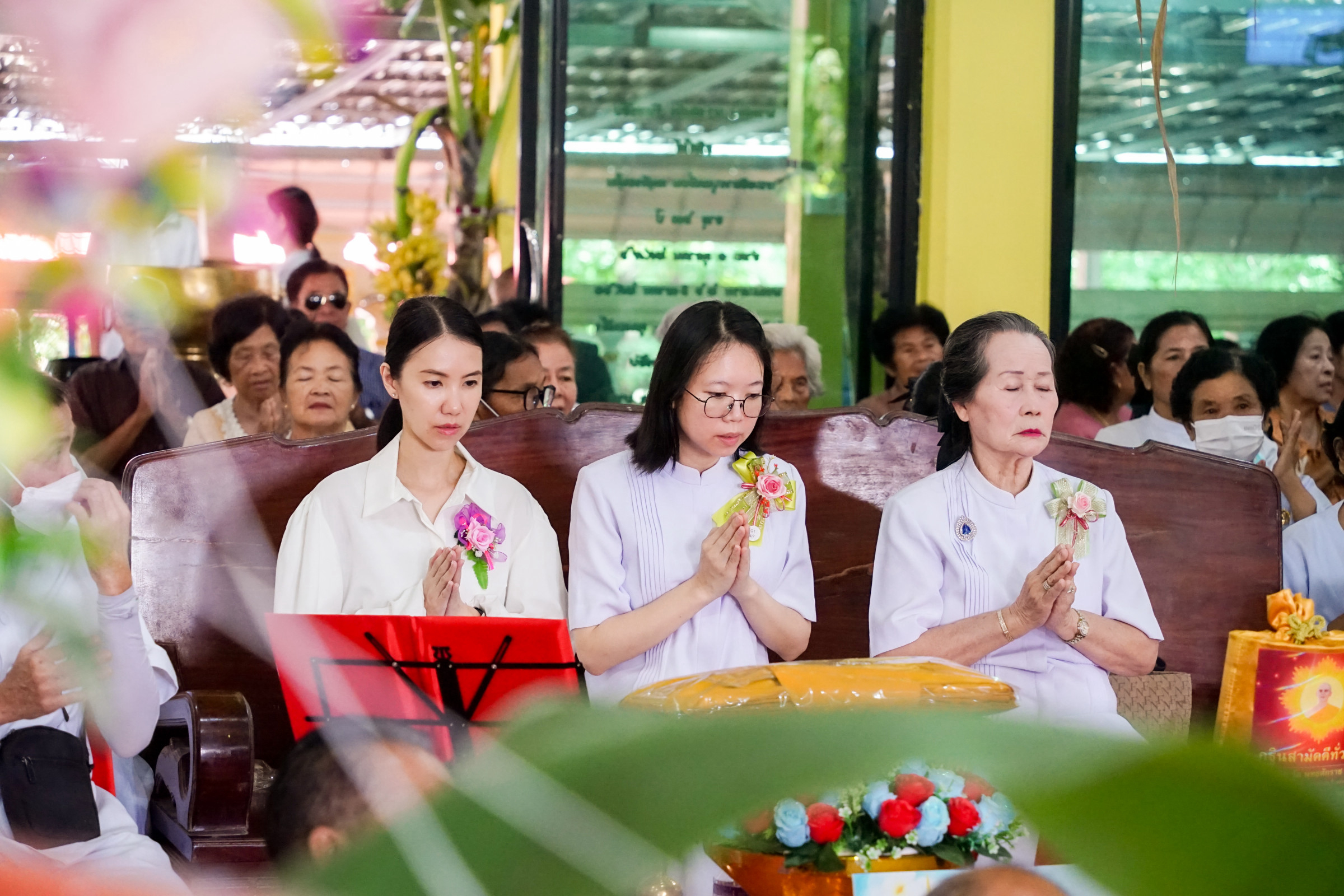 ภาพร่วมพิธีกรรมวัดสว่างอารมณ์