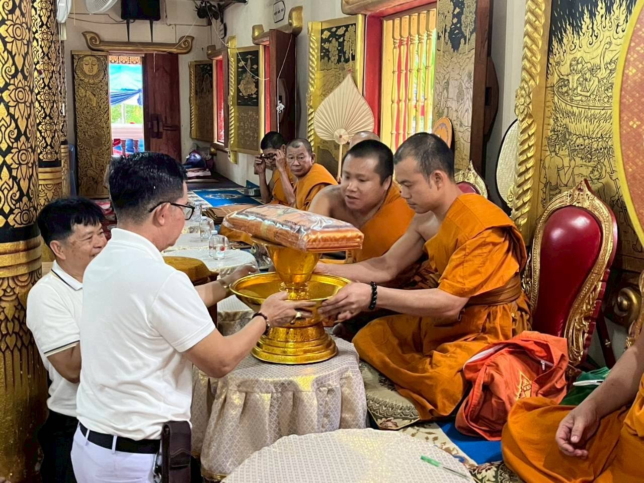 ภาพร่วมพิธีกรรมวัดต้นปี้