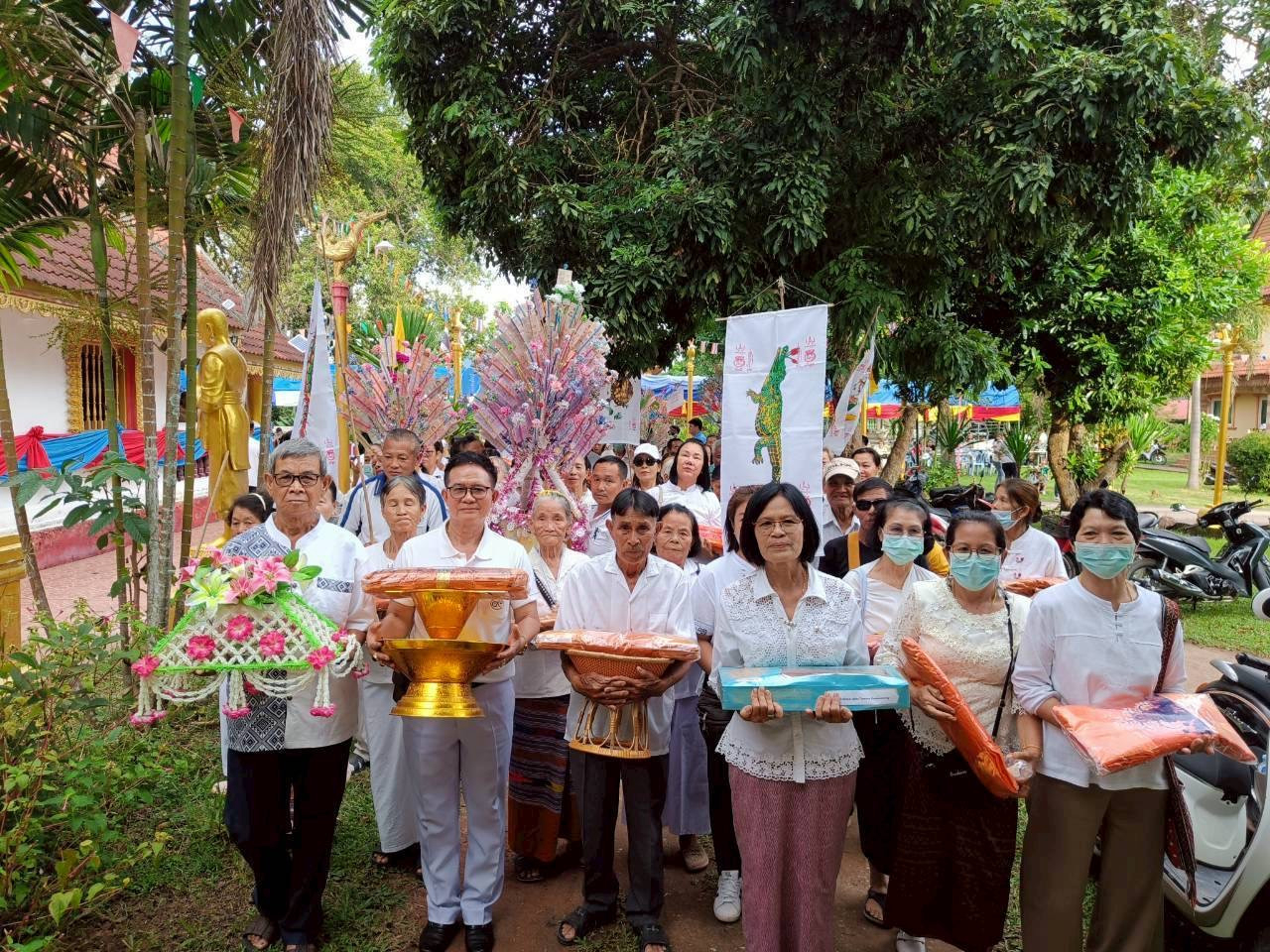 ภาพร่วมพิธีกรรมวัดต้นปี้