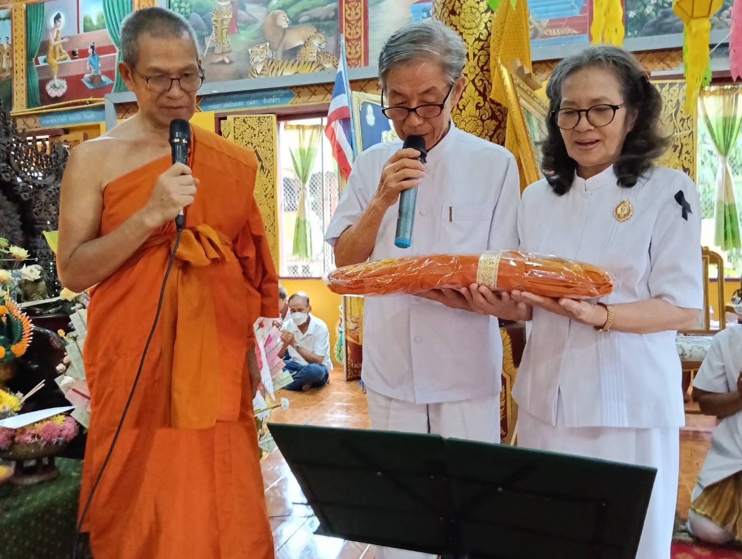 ภาพร่วมพิธีกรรมวัดหัวริน