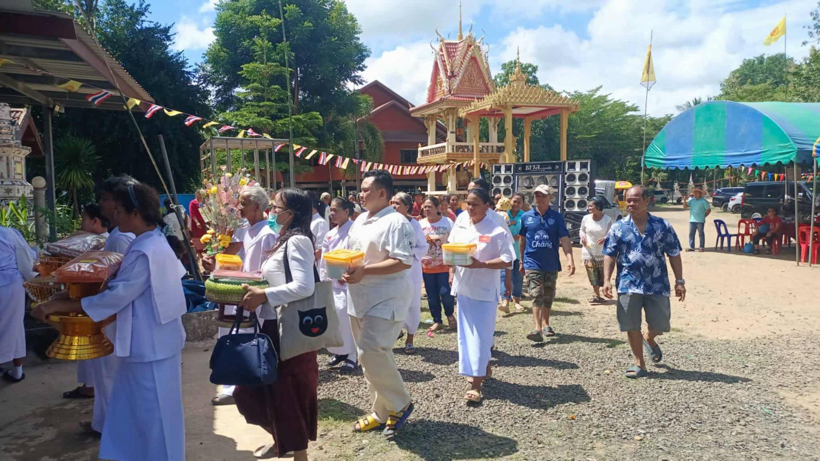 ภาพร่วมพิธีกรรมวัดหนองตาสี