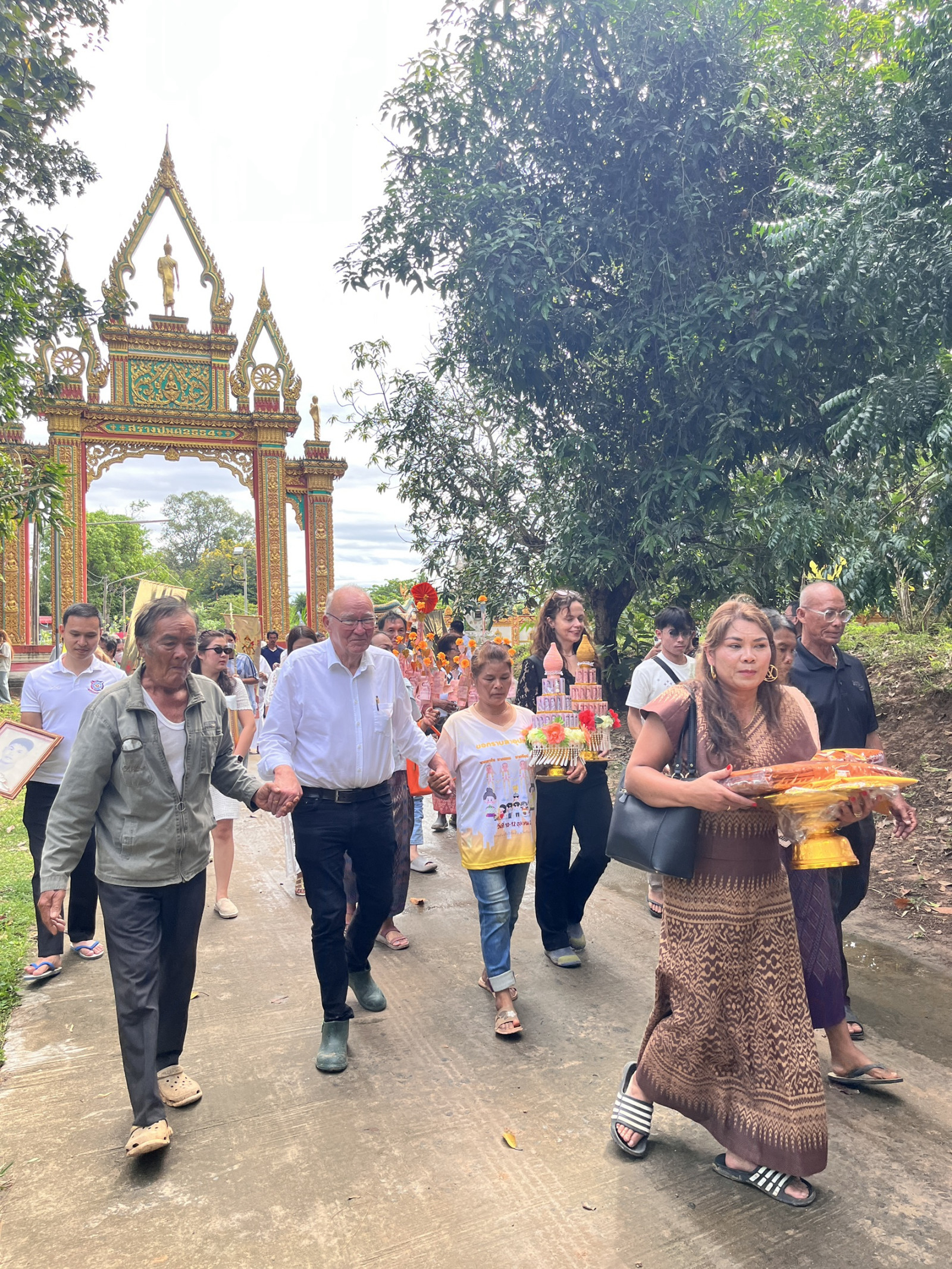 ภาพร่วมพิธีกรรมวัดฮ่องสังข์