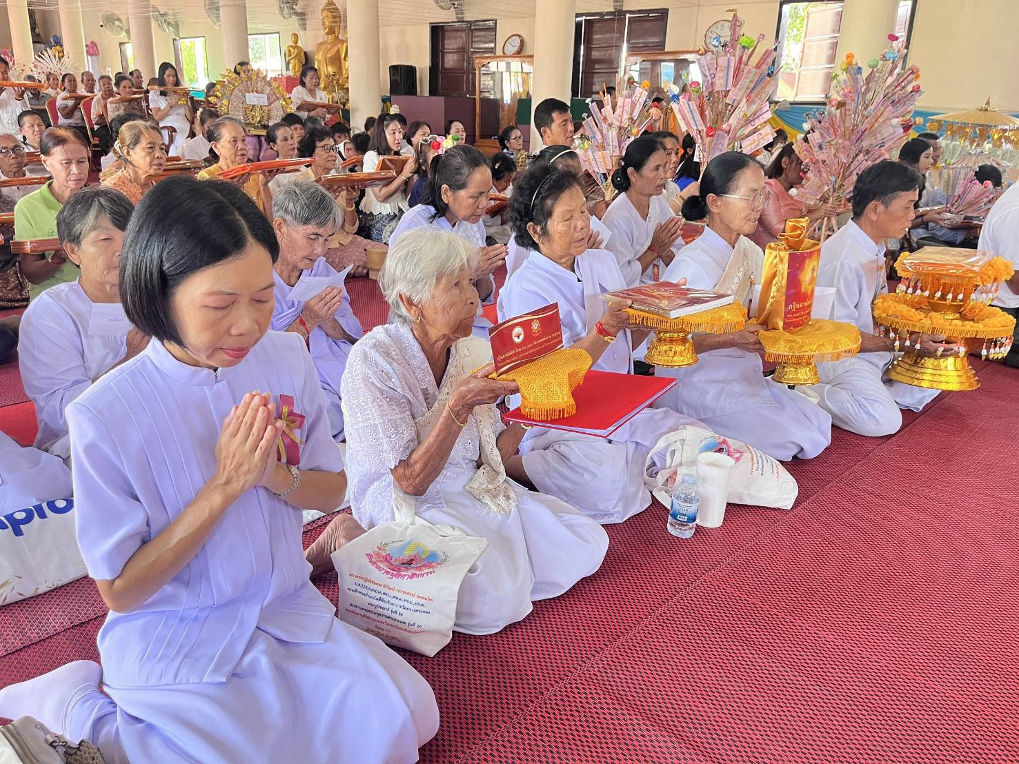 ภาพร่วมพิธีกรรมวัดสว่างสระทอง