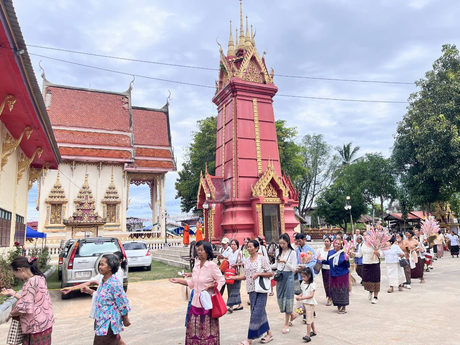 ภาพร่วมพิธีกรรมวัดสว่างสระทอง