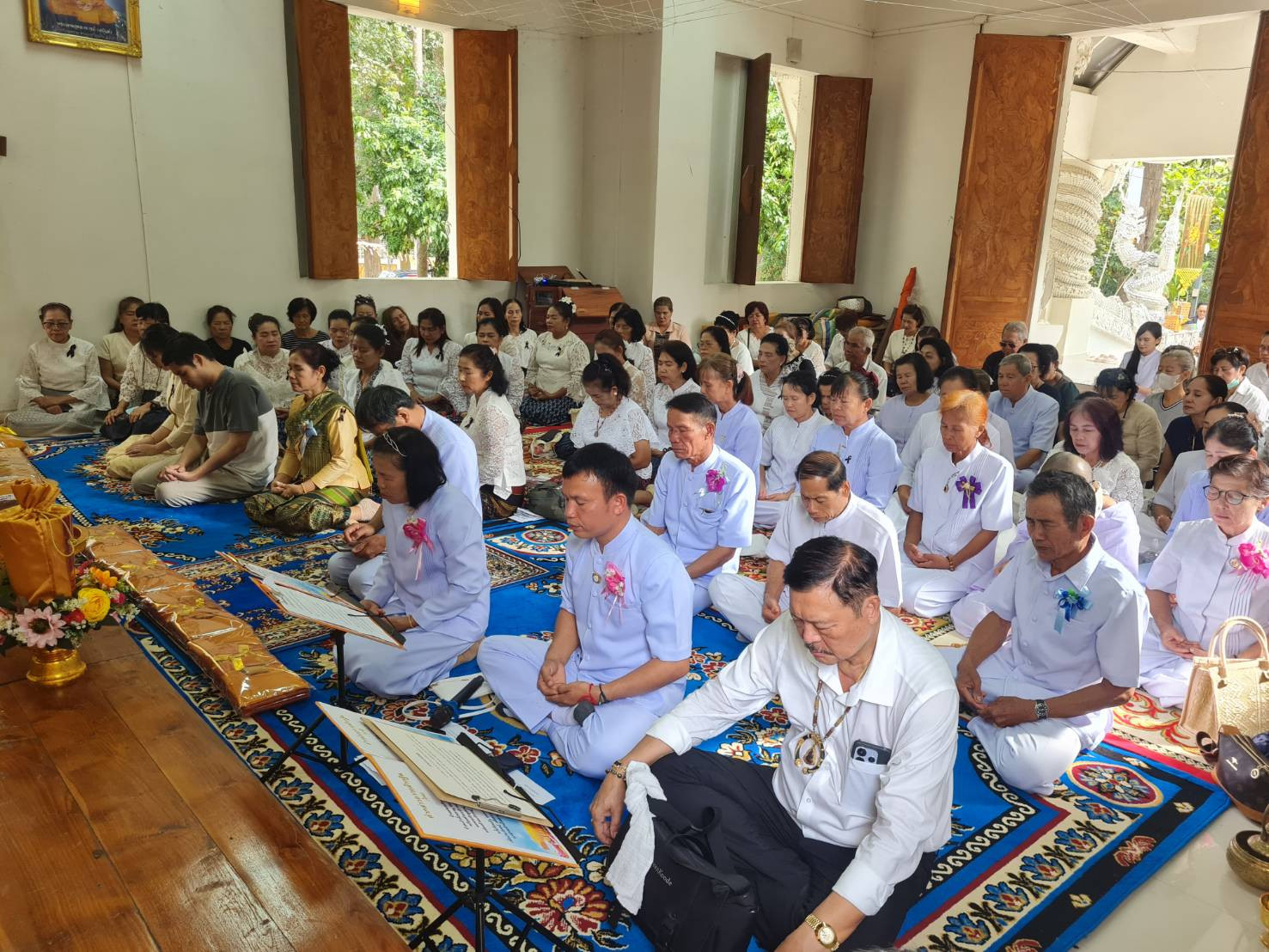 ภาพร่วมพิธีกรรมวัดหนองกล้วย