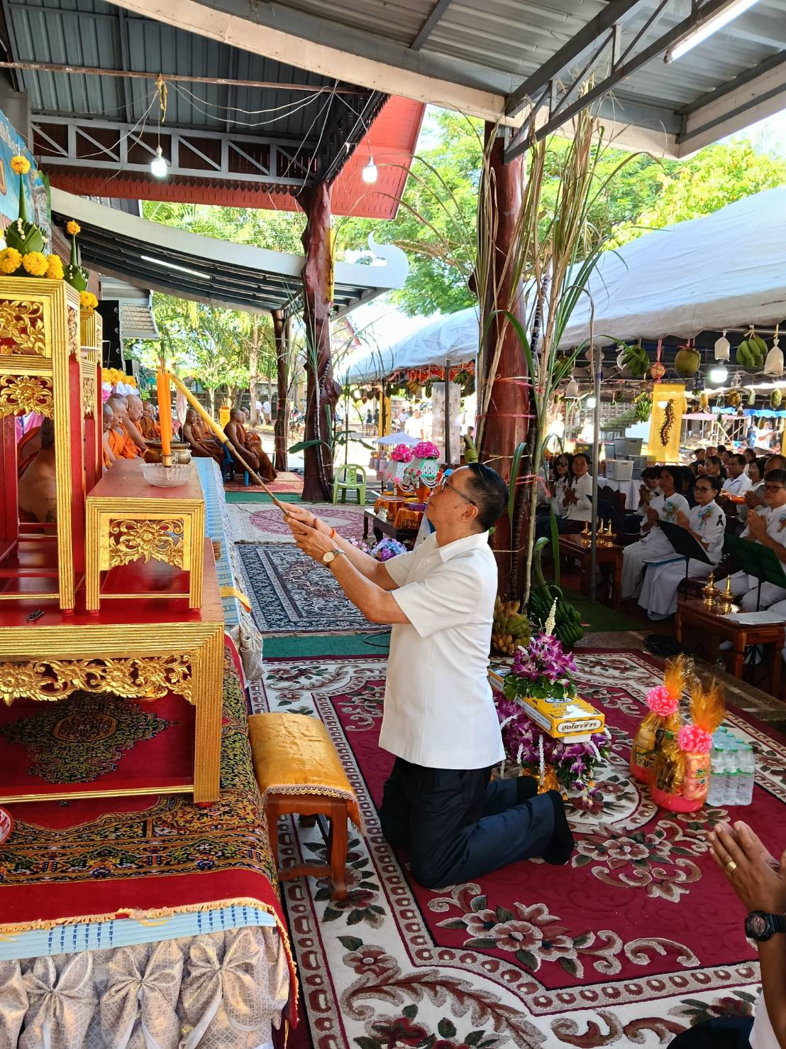 ภาพร่วมพิธีกรรมวัดยอดลำธาร