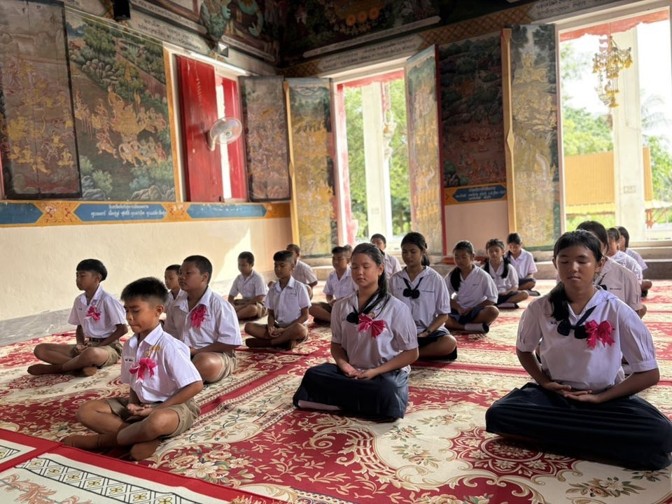 ภาพร่วมพิธีกรรมวัดเนินดินแดง