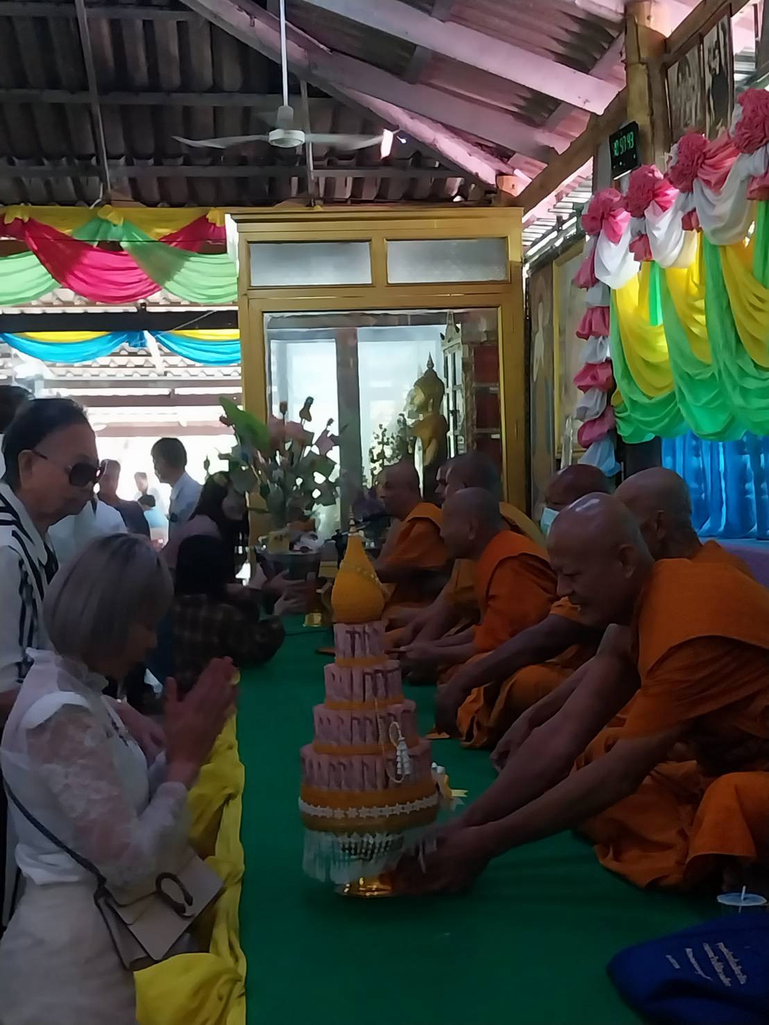 ภาพร่วมพิธีกรรมวัดสระด่าน