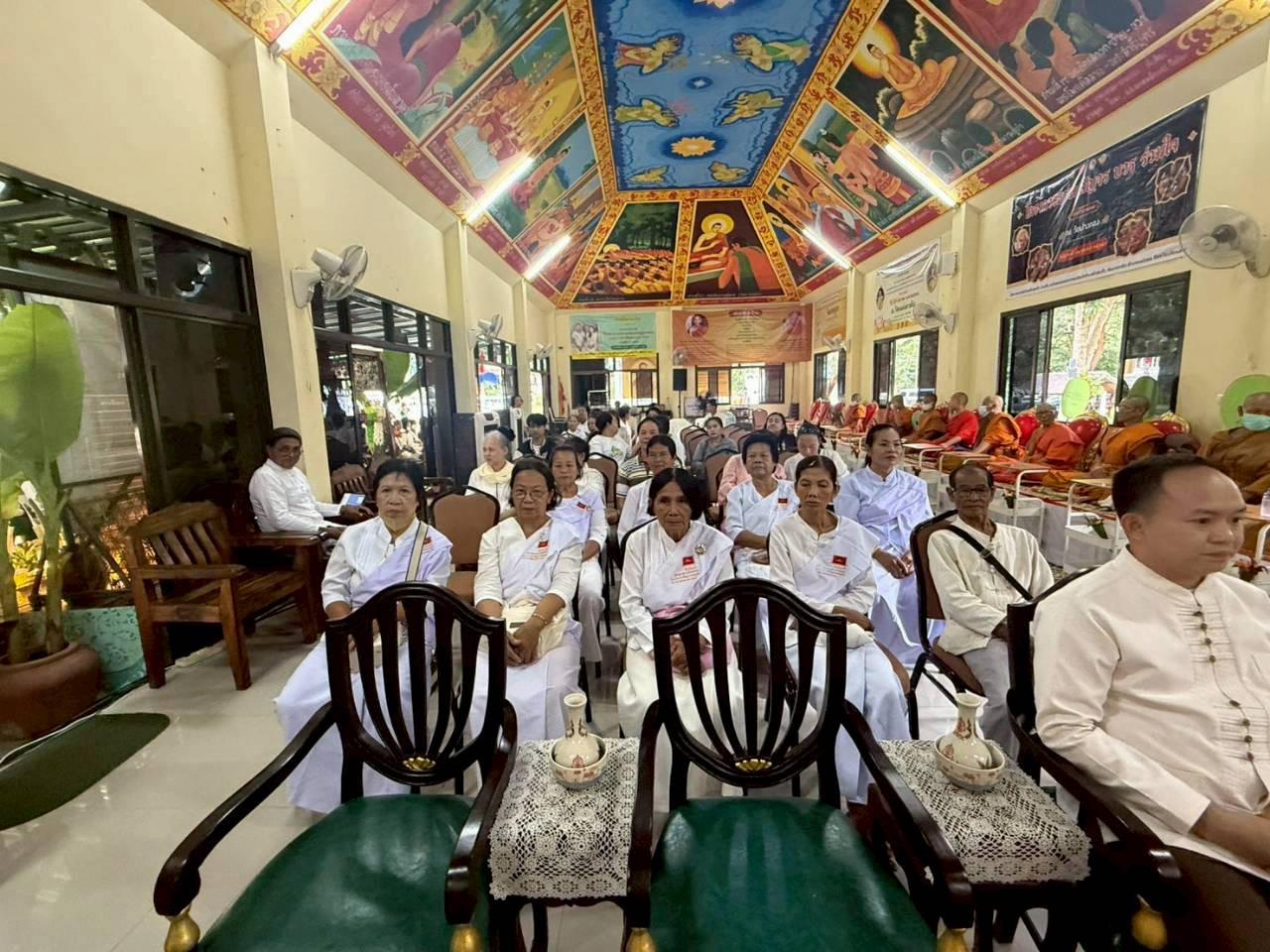 ภาพร่วมพิธีกรรมวัดแม่เตาดิน