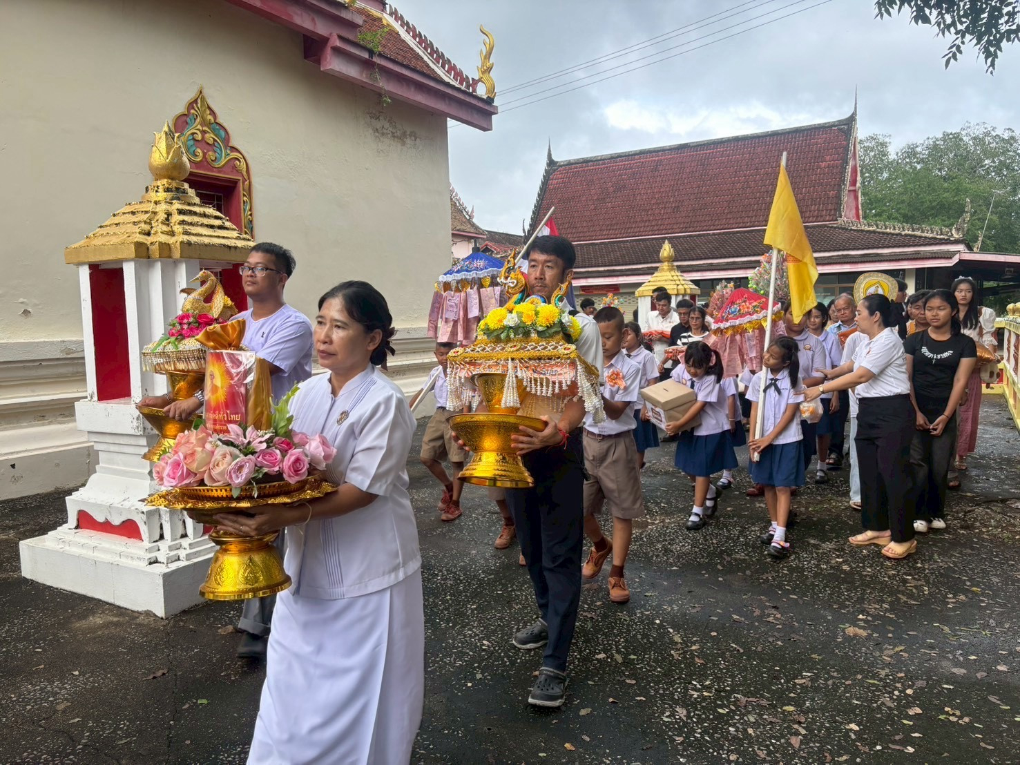 ภาพร่วมขบวนกฐินวัดท่าโพ