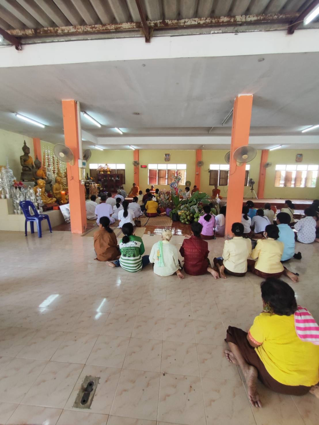 ภาพร่วมพิธีกรรมที่พักสงฆ์หมื่นศรีกลาง