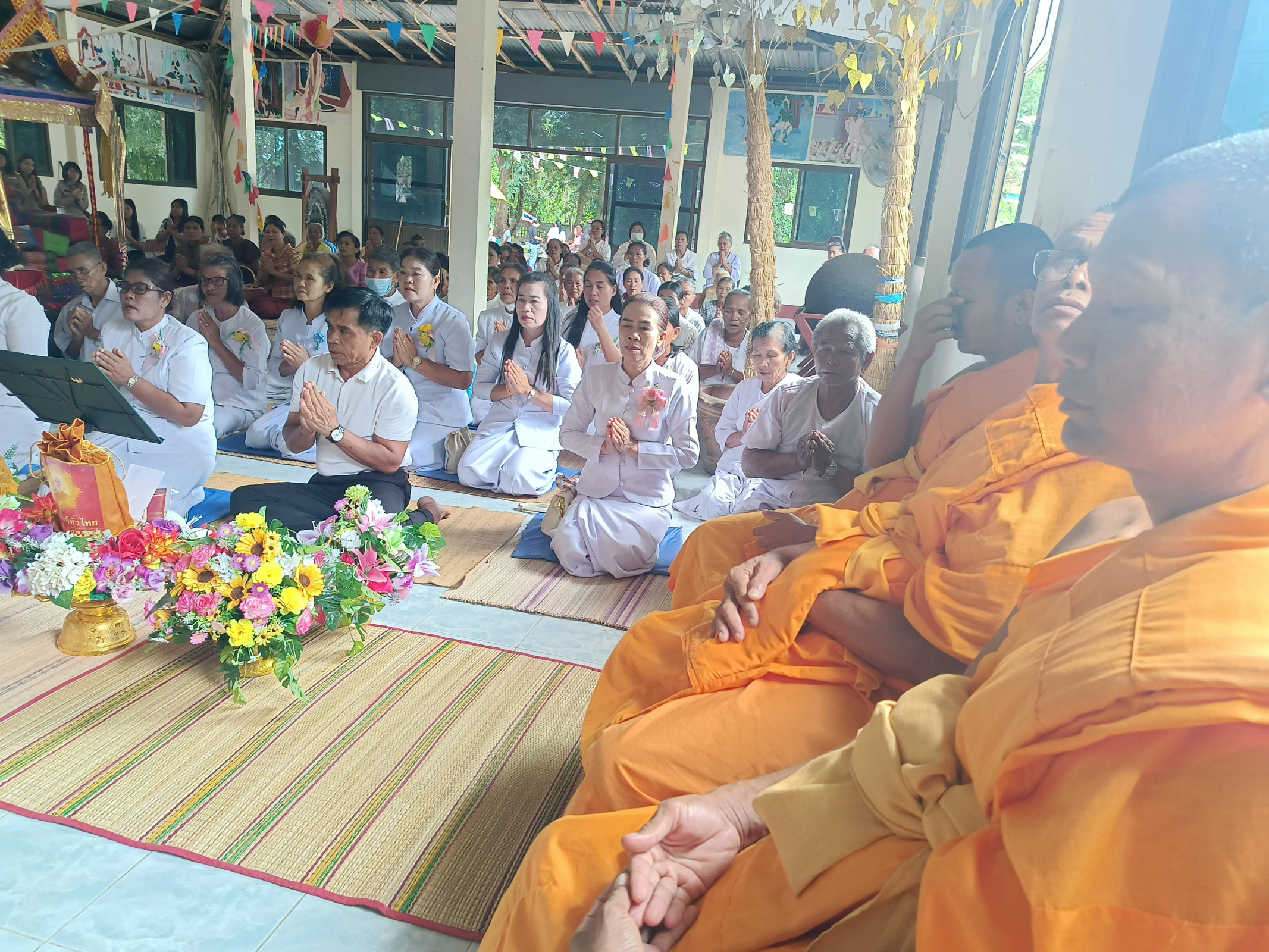 ภาพร่วมพิธีกรรมวัดป่าบ้านโบก