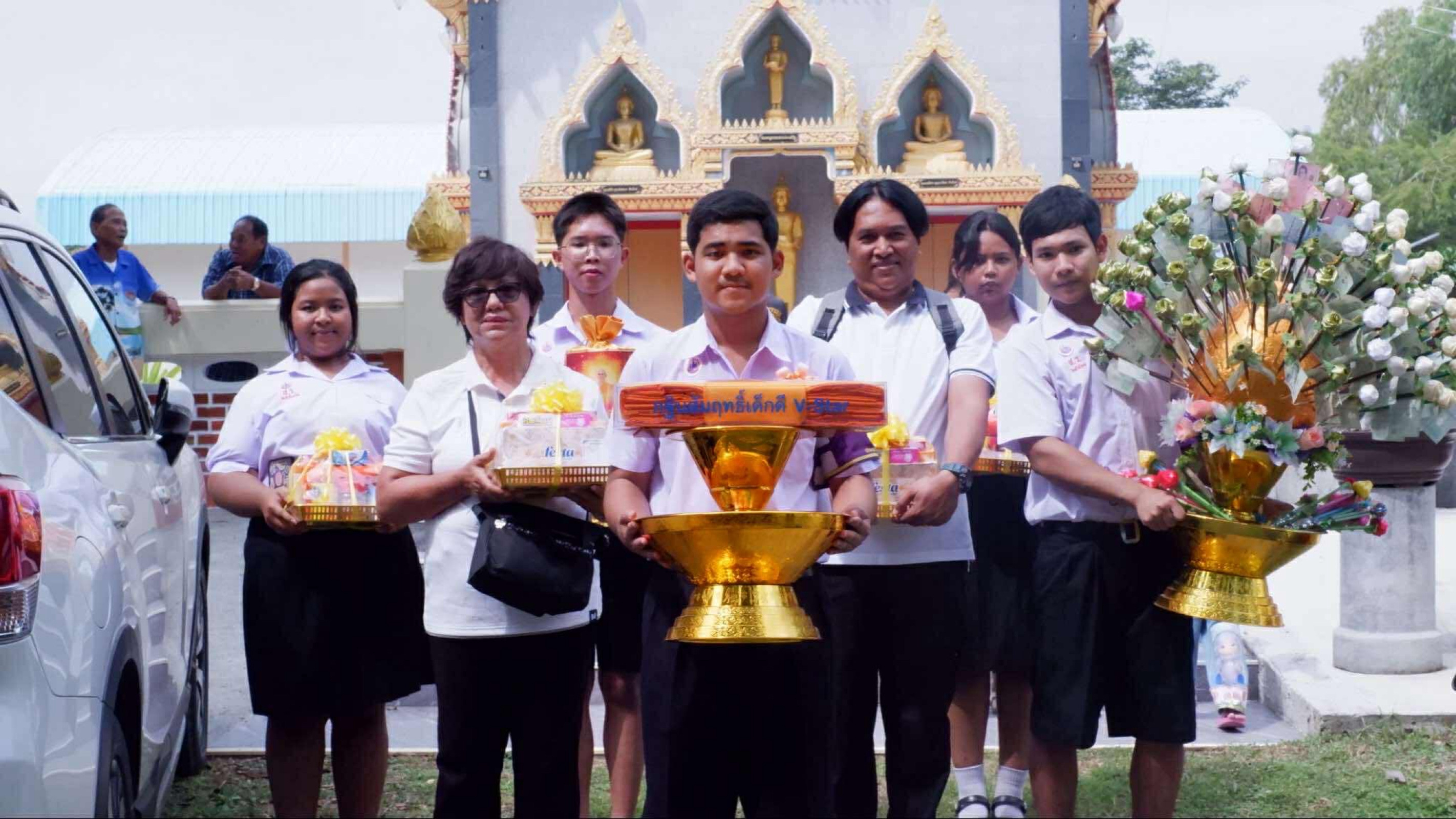 ภาพร่วมขบวนกฐินวัดวังวน