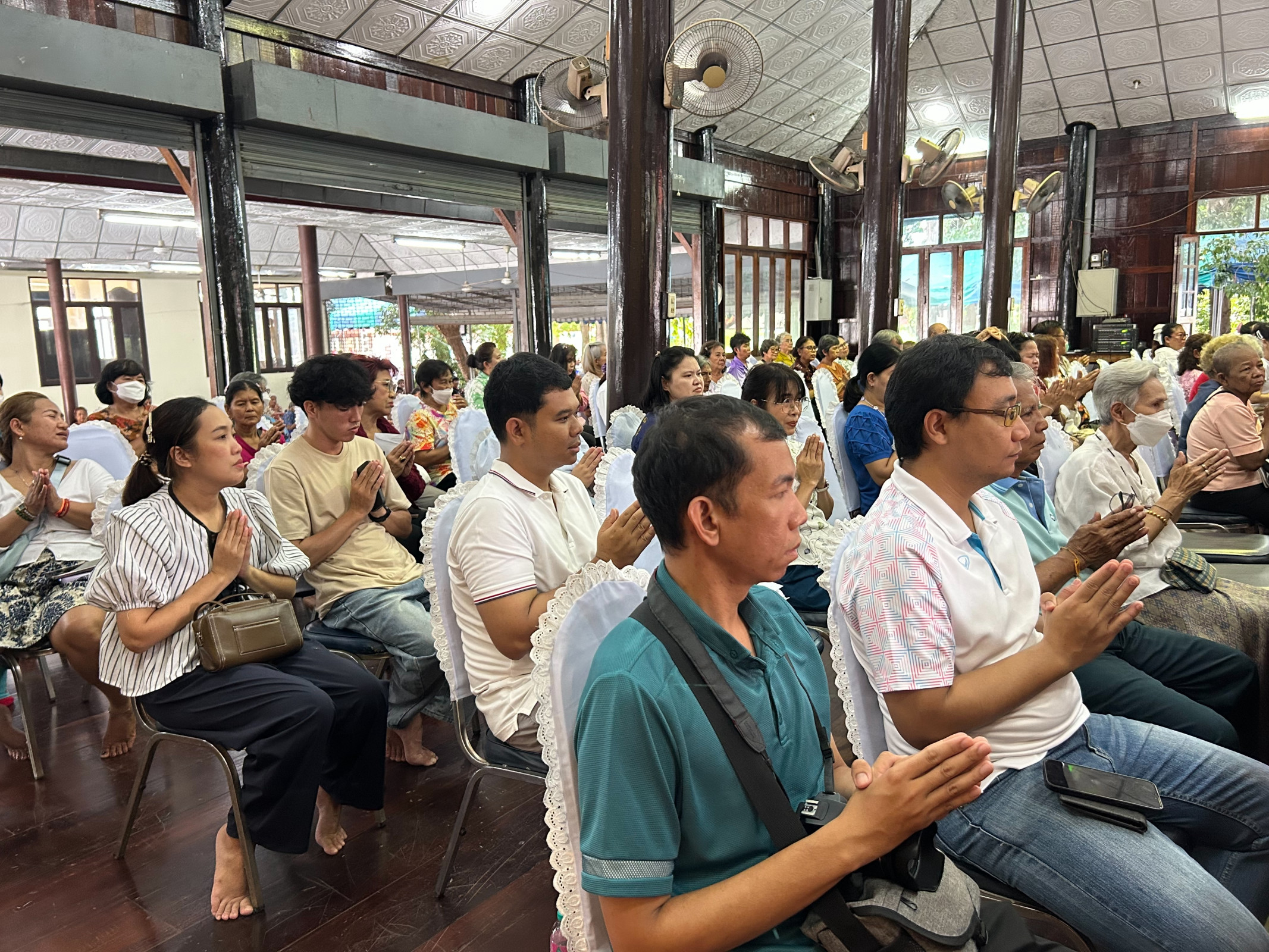 ภาพร่วมพิธีกรรมวัดเพลง