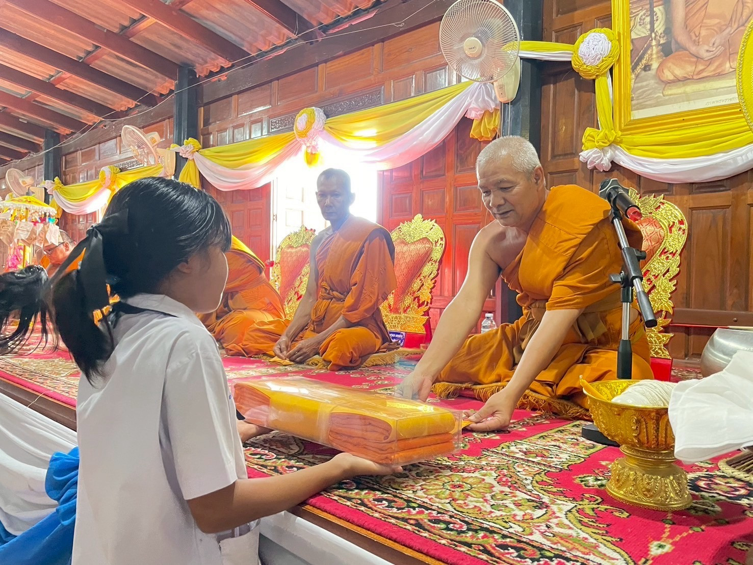 ภาพร่วมพิธีกรรมวัดใหม่สิทธาวาส