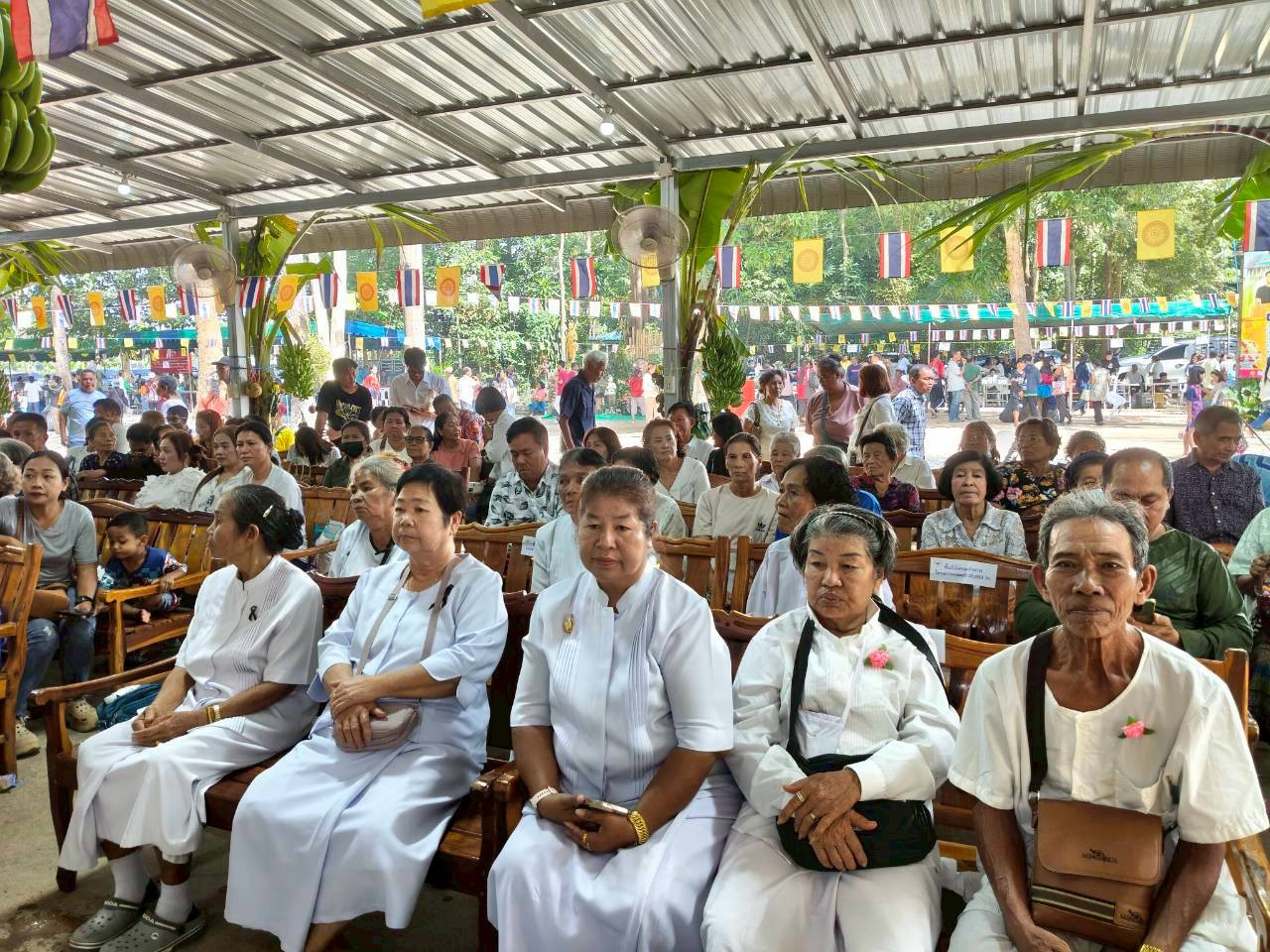ภาพร่วมพิธีกรรมวัดคลองใหญ่แจ่มวาที