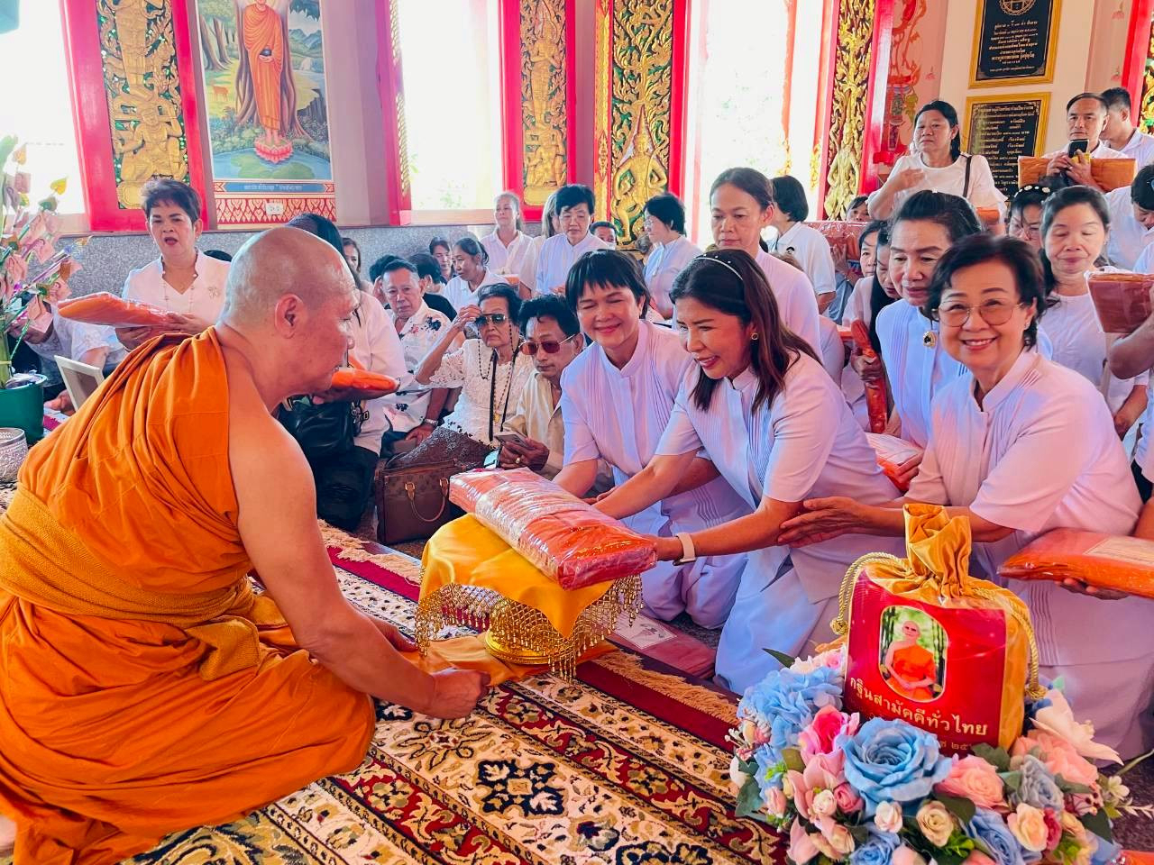 ภาพร่วมพิธีกรรมวัดตะบกเตี้ย