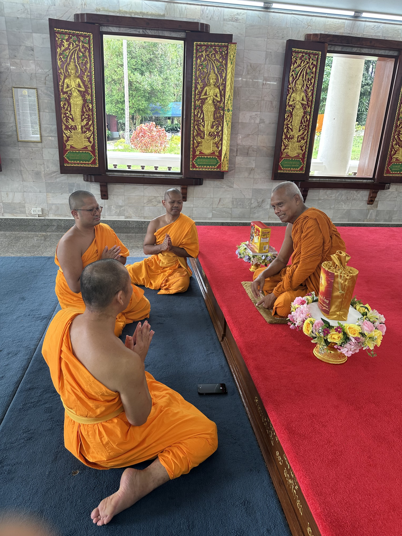 ภาพร่วมพิธีกรรมวัดเขาดิน