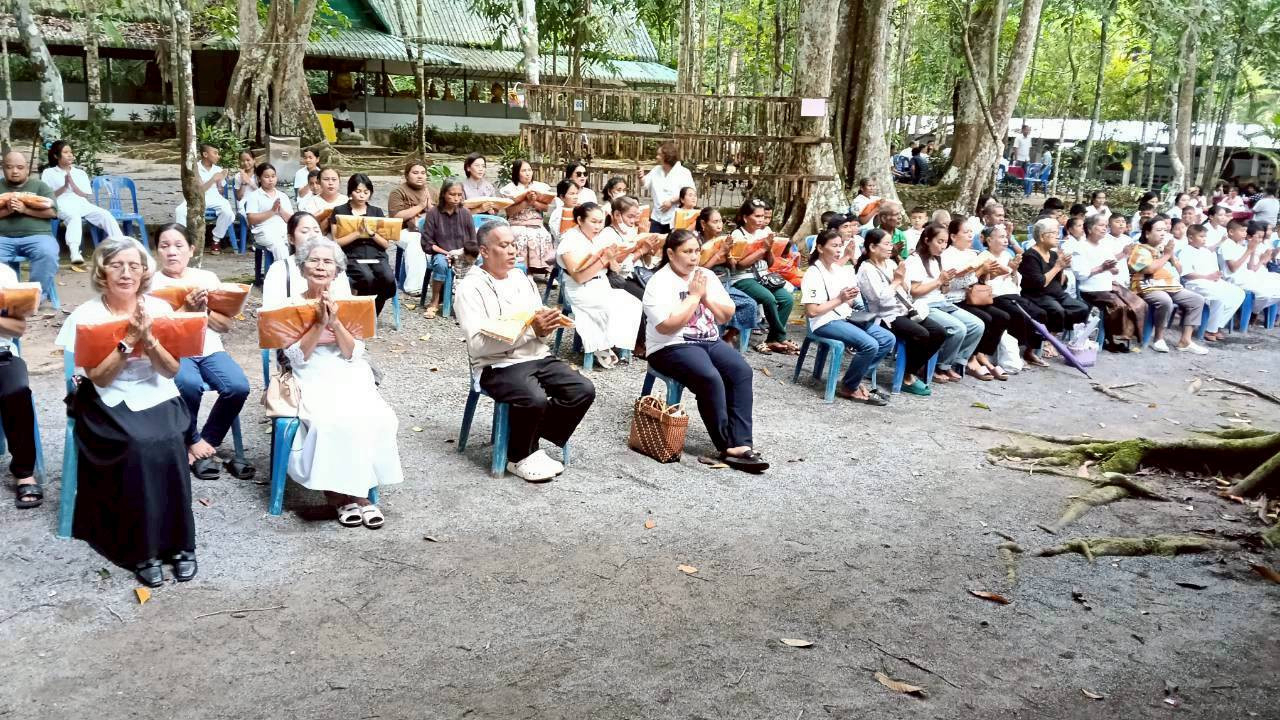 ภาพร่วมพิธีกรรมสำนักสงฆ์สวนธรรมจรจรัส