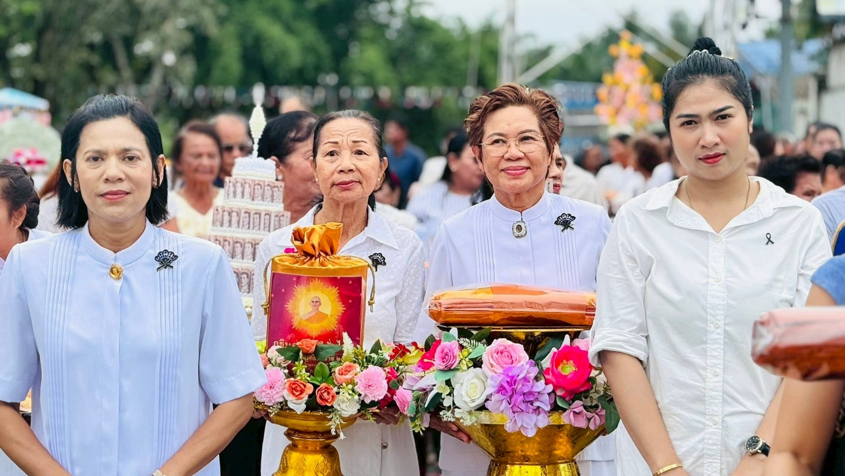 ภาพร่วมพิธีกรรมวัดท่าสะท้อน