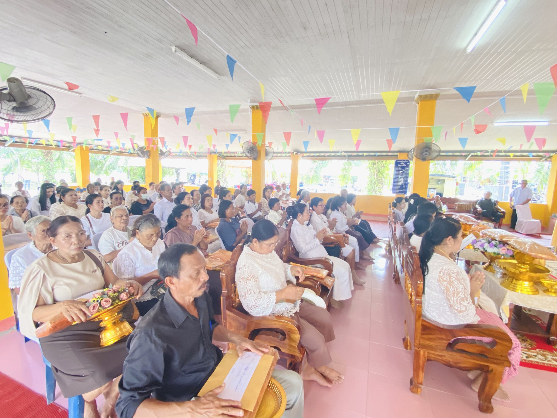ภาพร่วมพิธีกรรมวัดเทพนิมิต