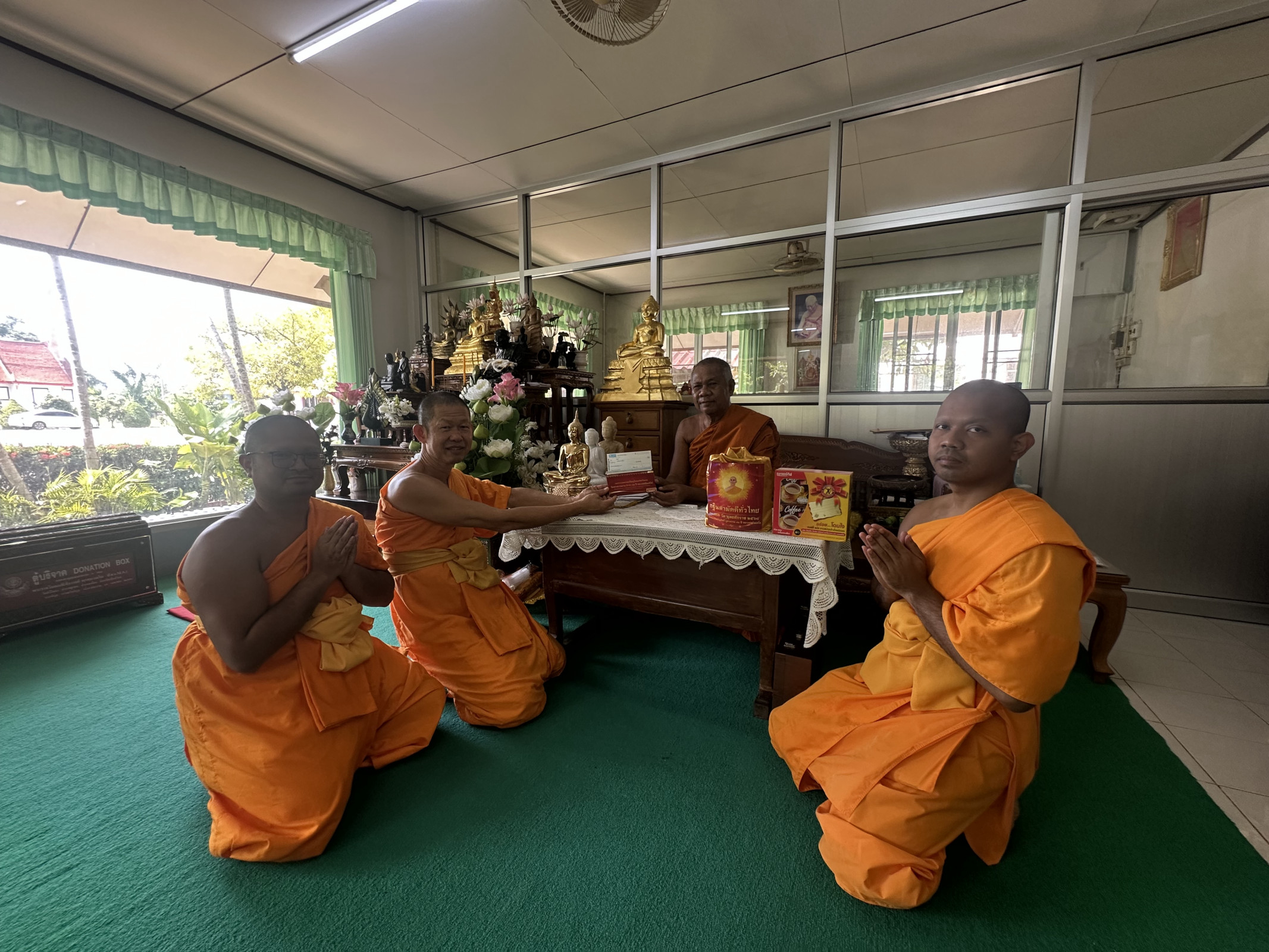 ภาพร่วมพิธีกรรมวัดกลางใหม่