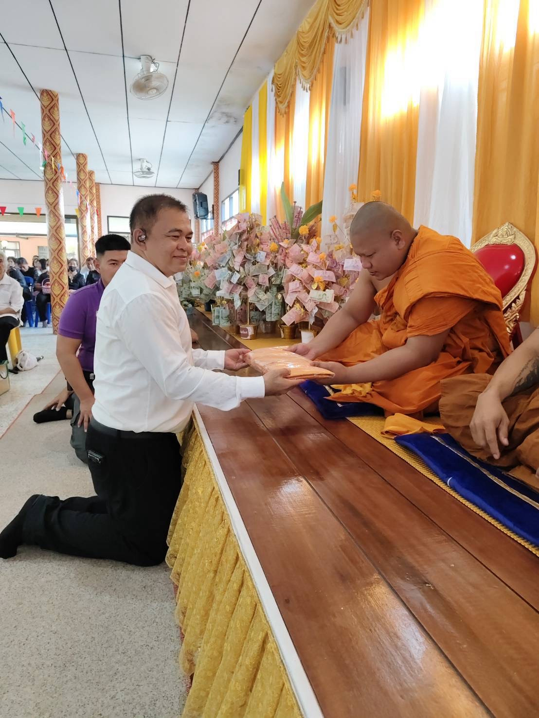 ภาพร่วมพิธีกรรมวัดเฉลิมนิคม