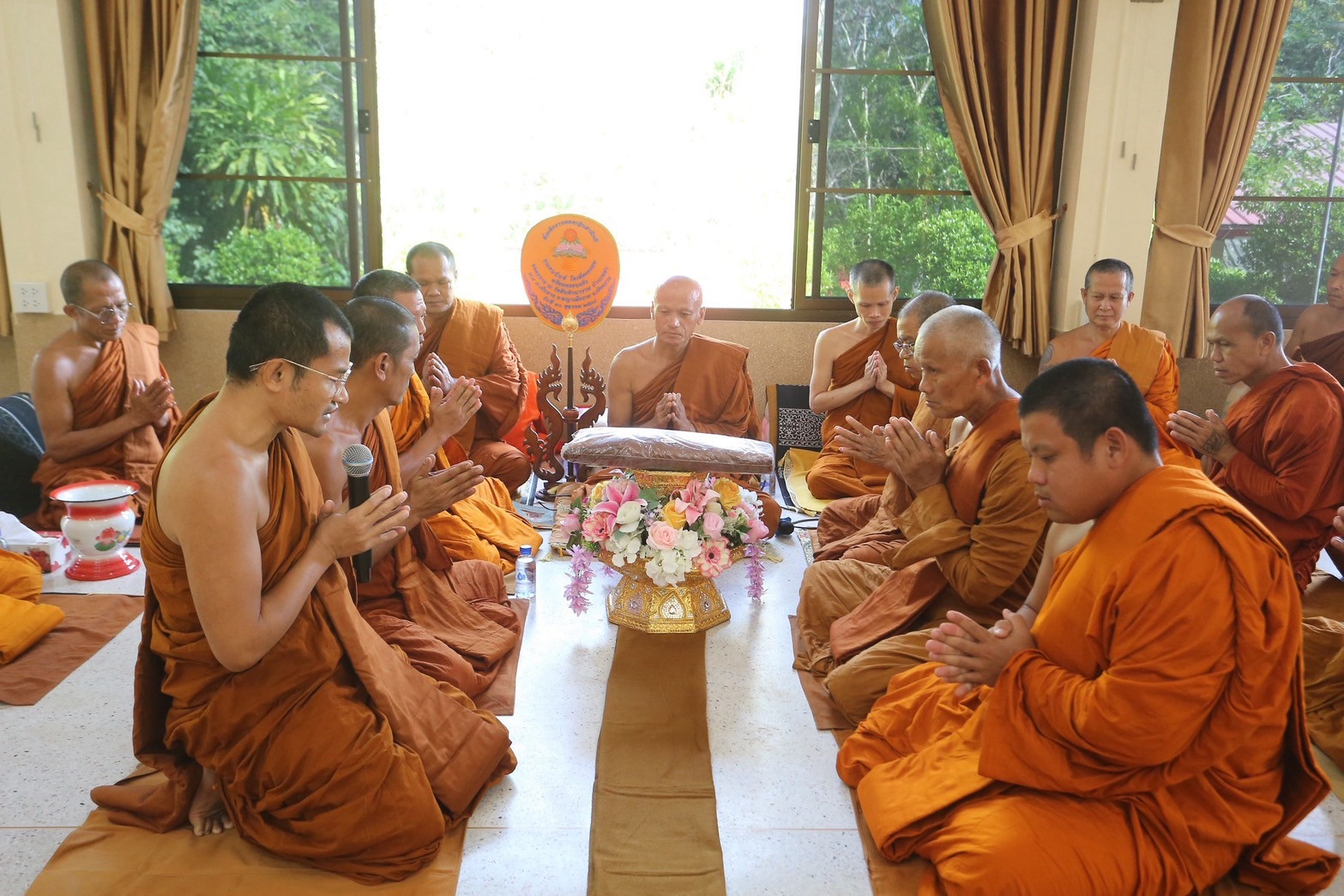 ภาพร่วมพิธีกรรมวัดสันติวนาราม