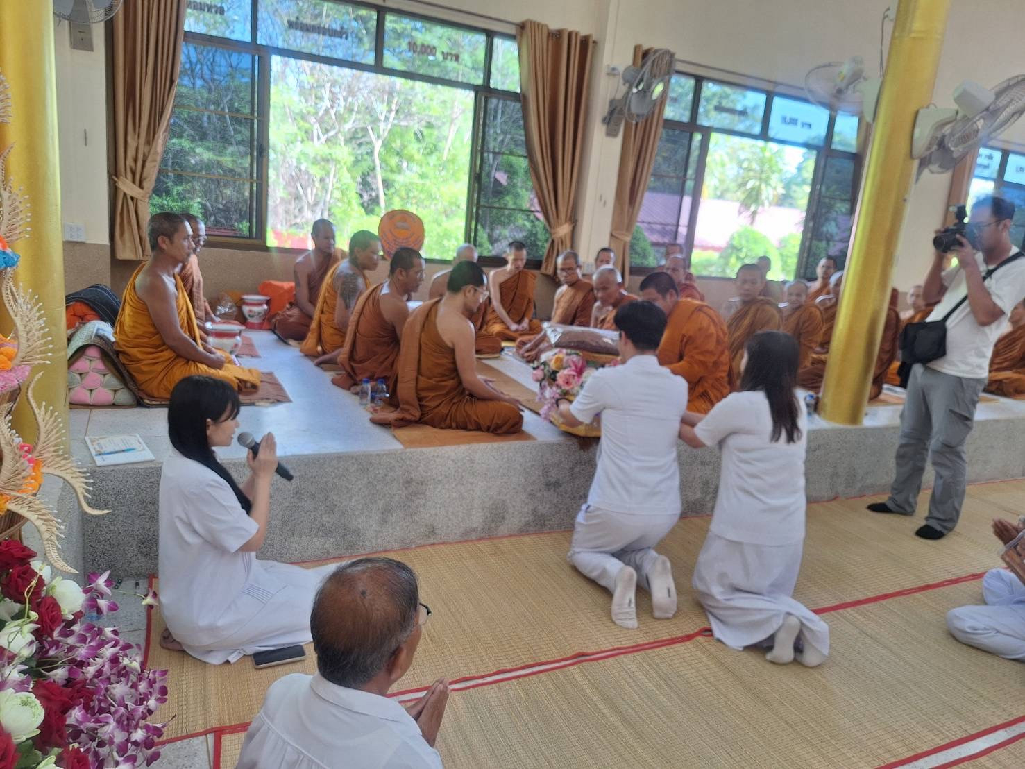 ภาพร่วมพิธีกรรมวัดสันติวนาราม