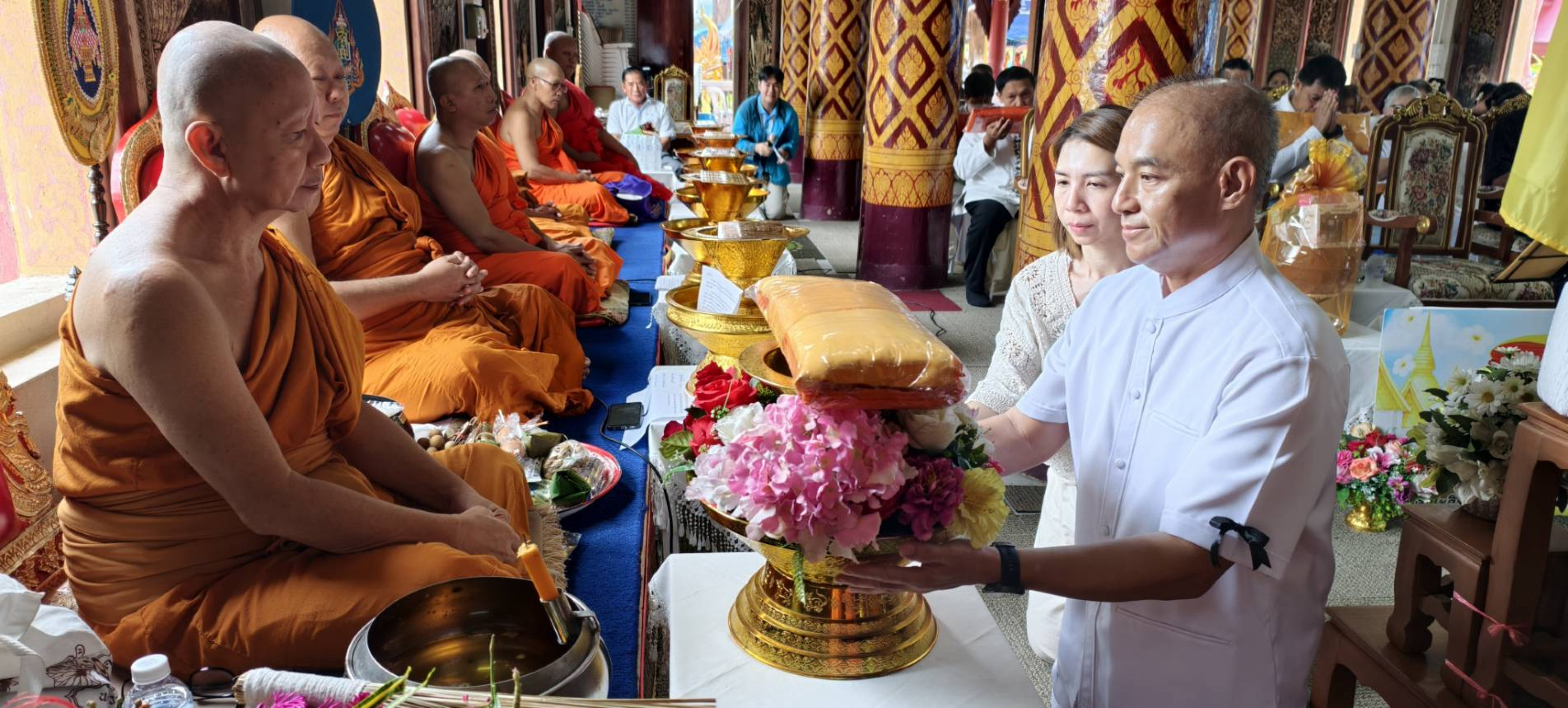 ภาพร่วมพิธีกรรมวัดช่อแลพระงาม