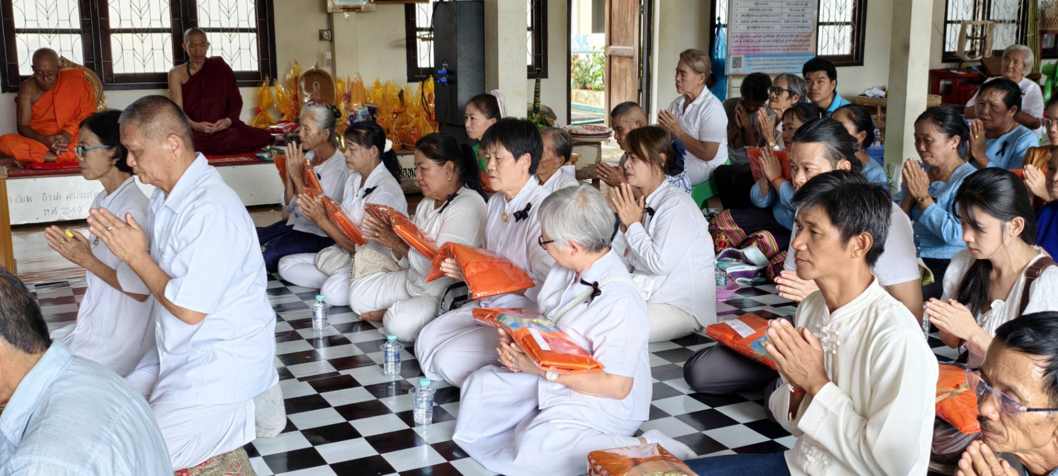 ภาพร่วมพิธีกรรมวัดติยะสถาน