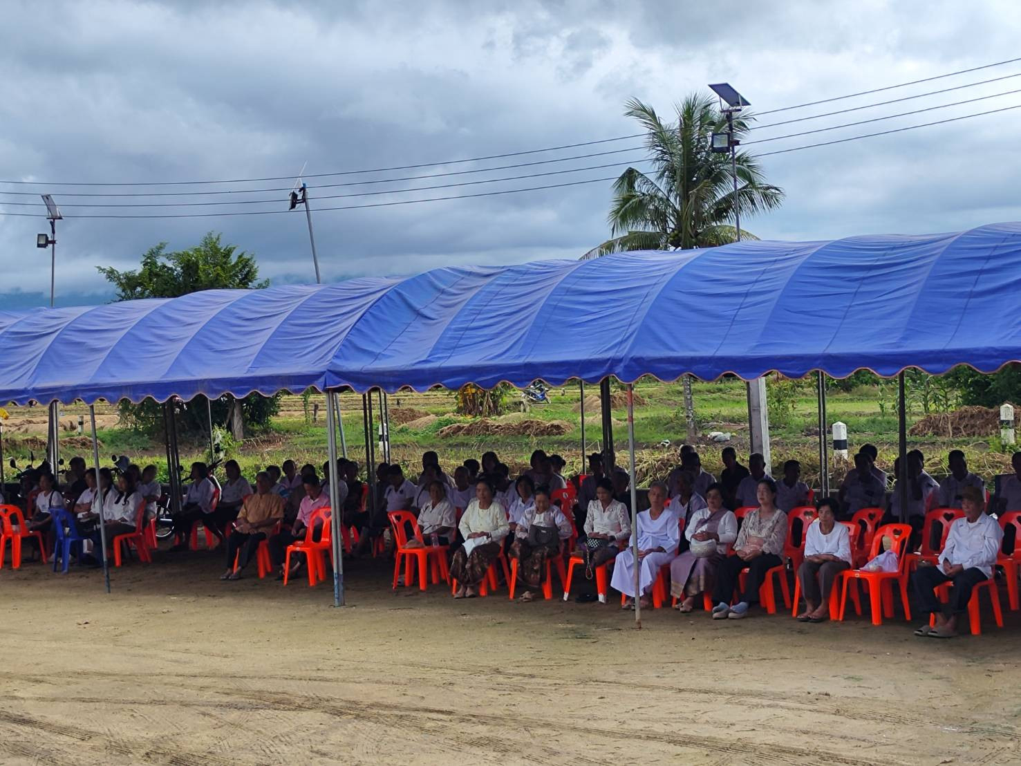 ภาพร่วมพิธีกรรมวัดศรีดงเย็น