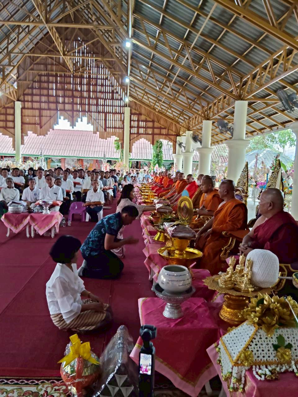 ภาพร่วมพิธีกรรมวัดดงผักแค