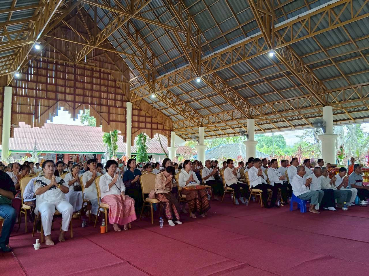 ภาพร่วมพิธีกรรมวัดดงผักแค