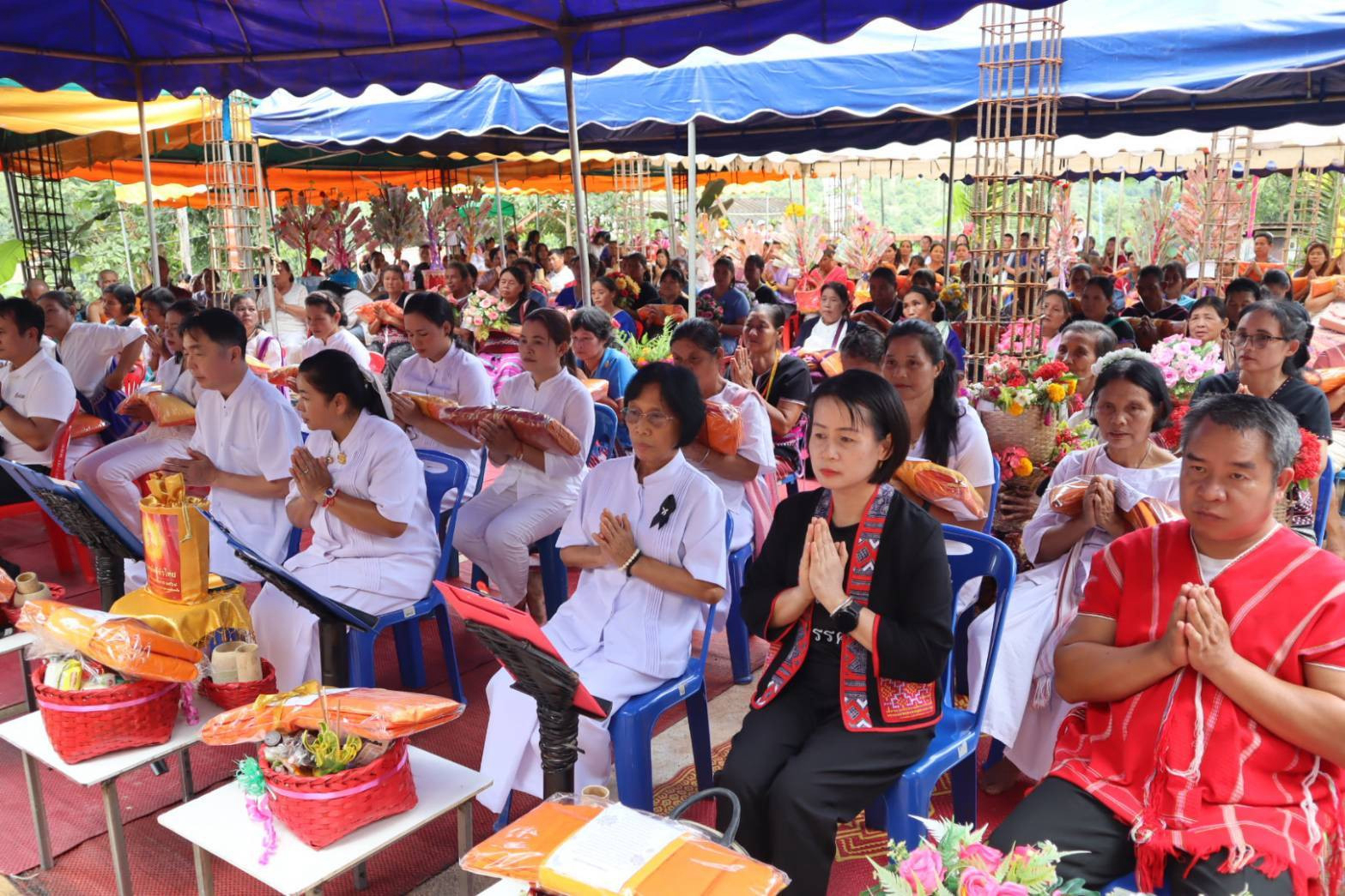 ภาพร่วมพิธีกรรมวัดห้วยบ้าน