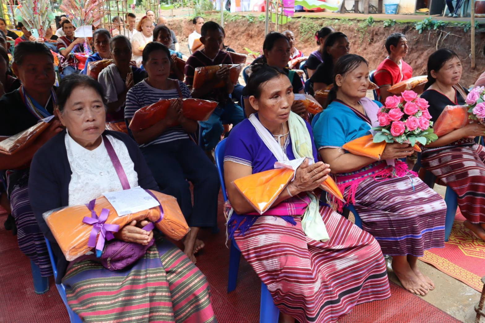 ภาพร่วมพิธีกรรมวัดห้วยบ้าน