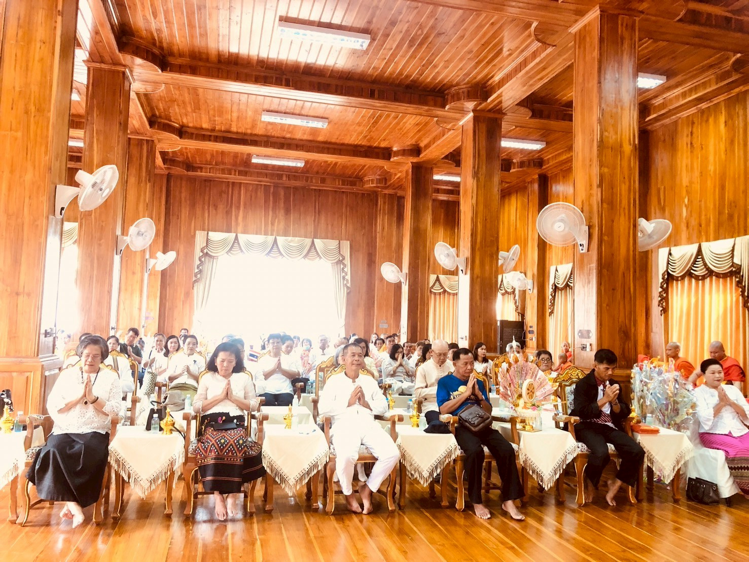 ภาพร่วมพิธีกรรมวัดป่าตันหลวง