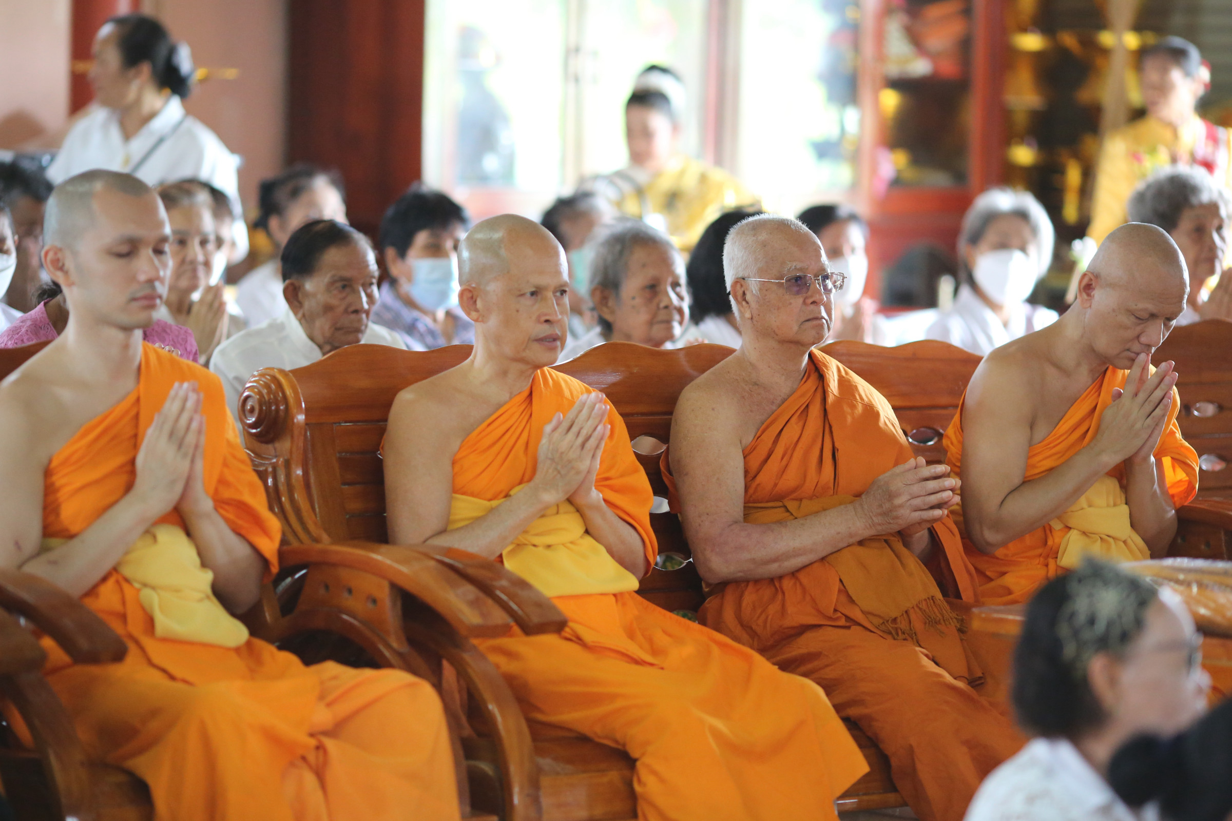 ภาพร่วมพิธีกรรมวัดโนนสว่าง