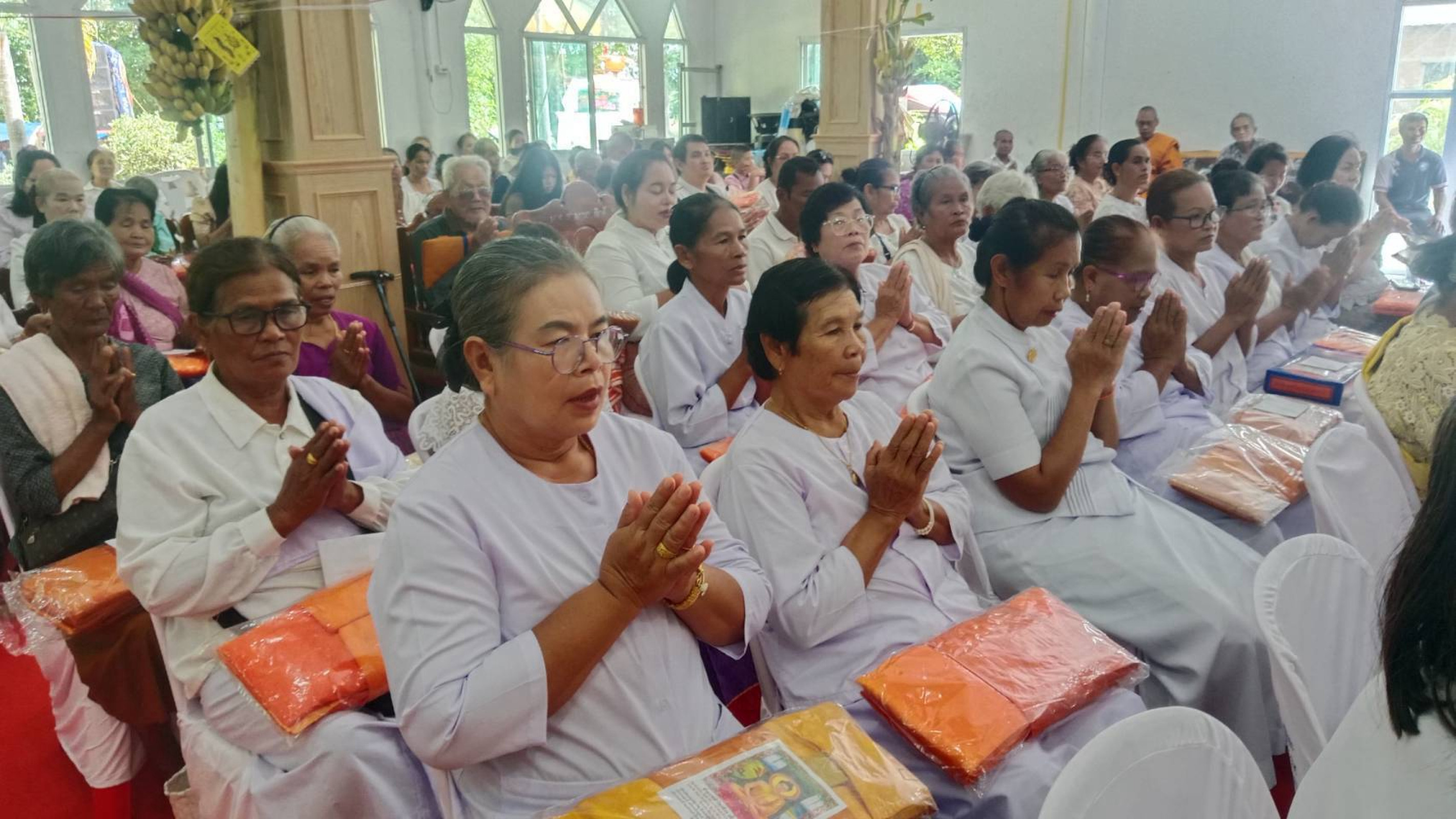 ภาพร่วมพิธีกรรมวัดป่าห้วยสวาย