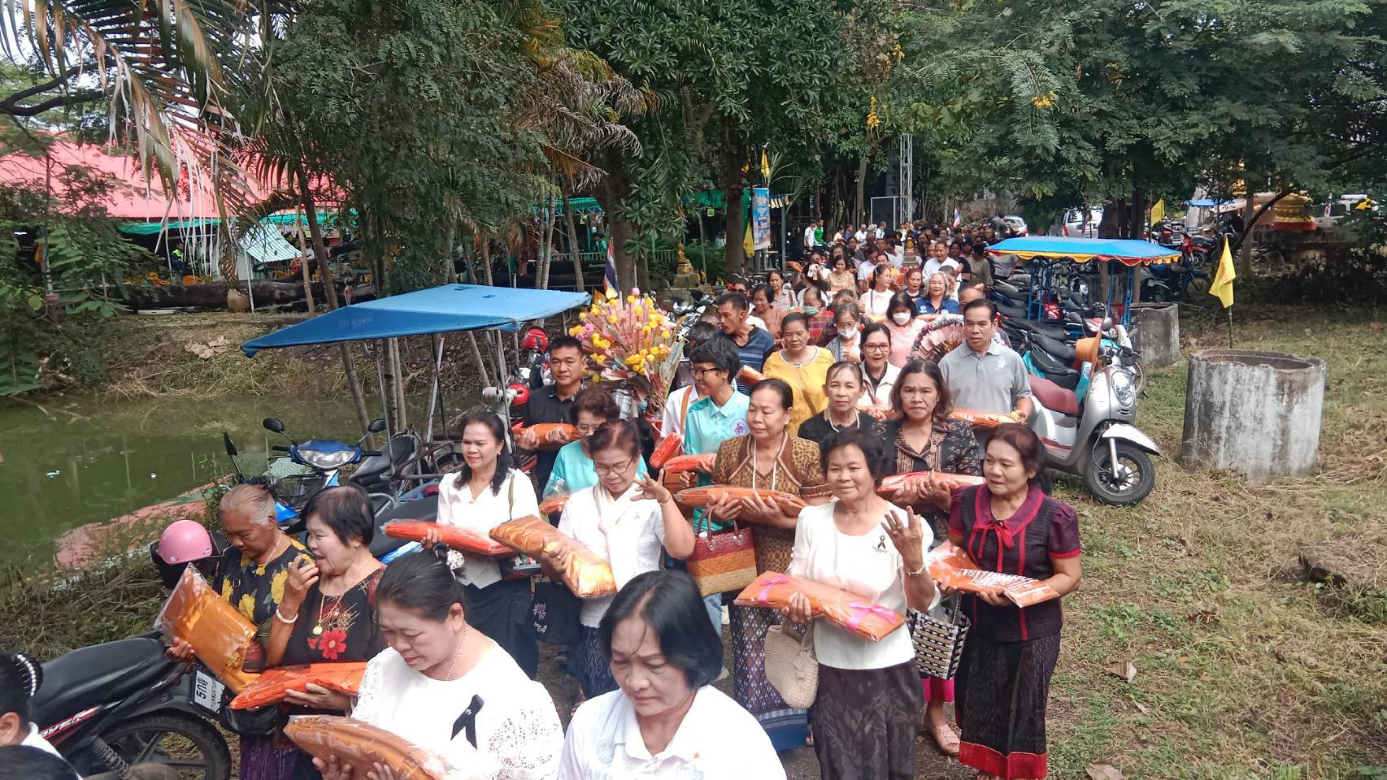 ภาพร่วมพิธีกรรมวัดธีรธรรมาราม
