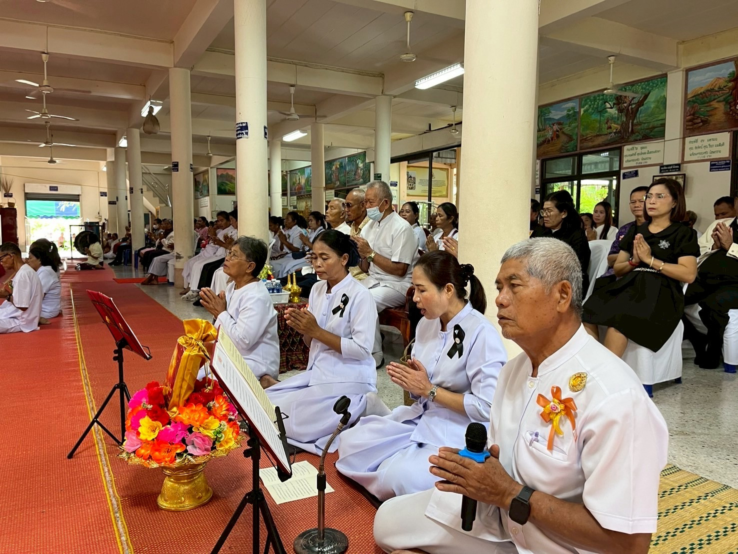 ภาพร่วมพิธีกรรมวัดโพธิ์ศรีสว่าง
