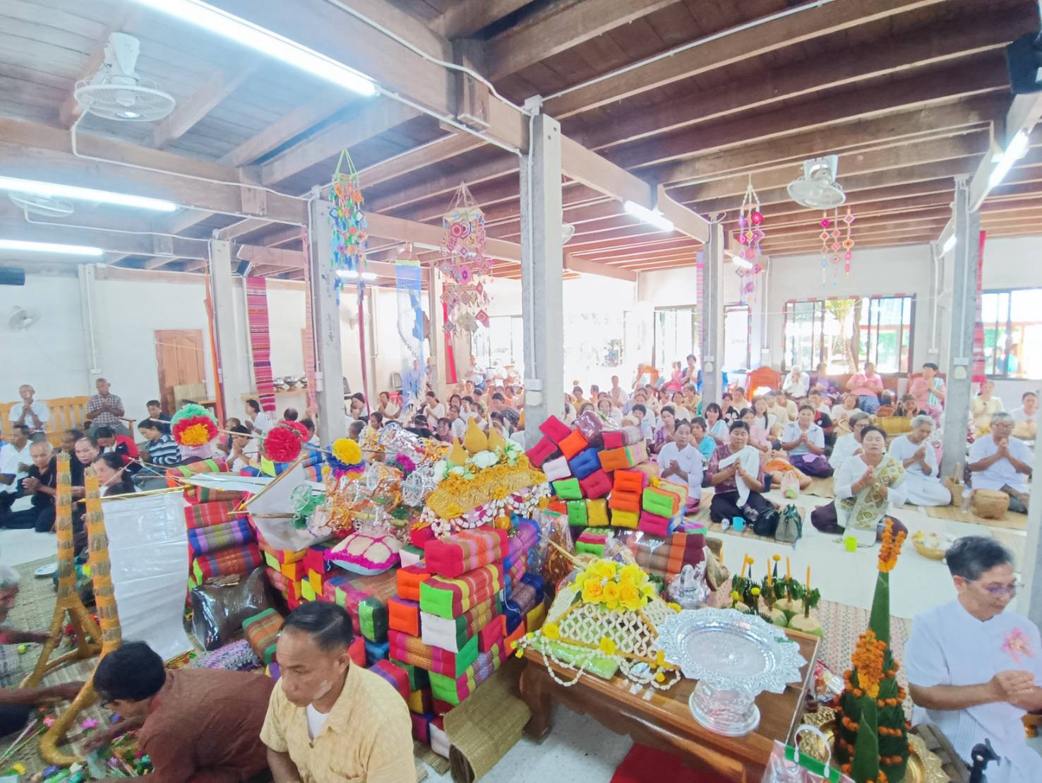 ภาพร่วมพิธีกรรมวัดหนองเหล่า