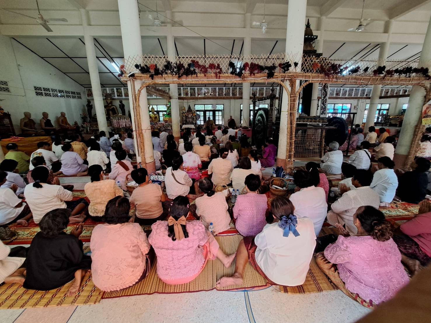 ภาพร่วมพิธีกรรมวัดหนองแฝก