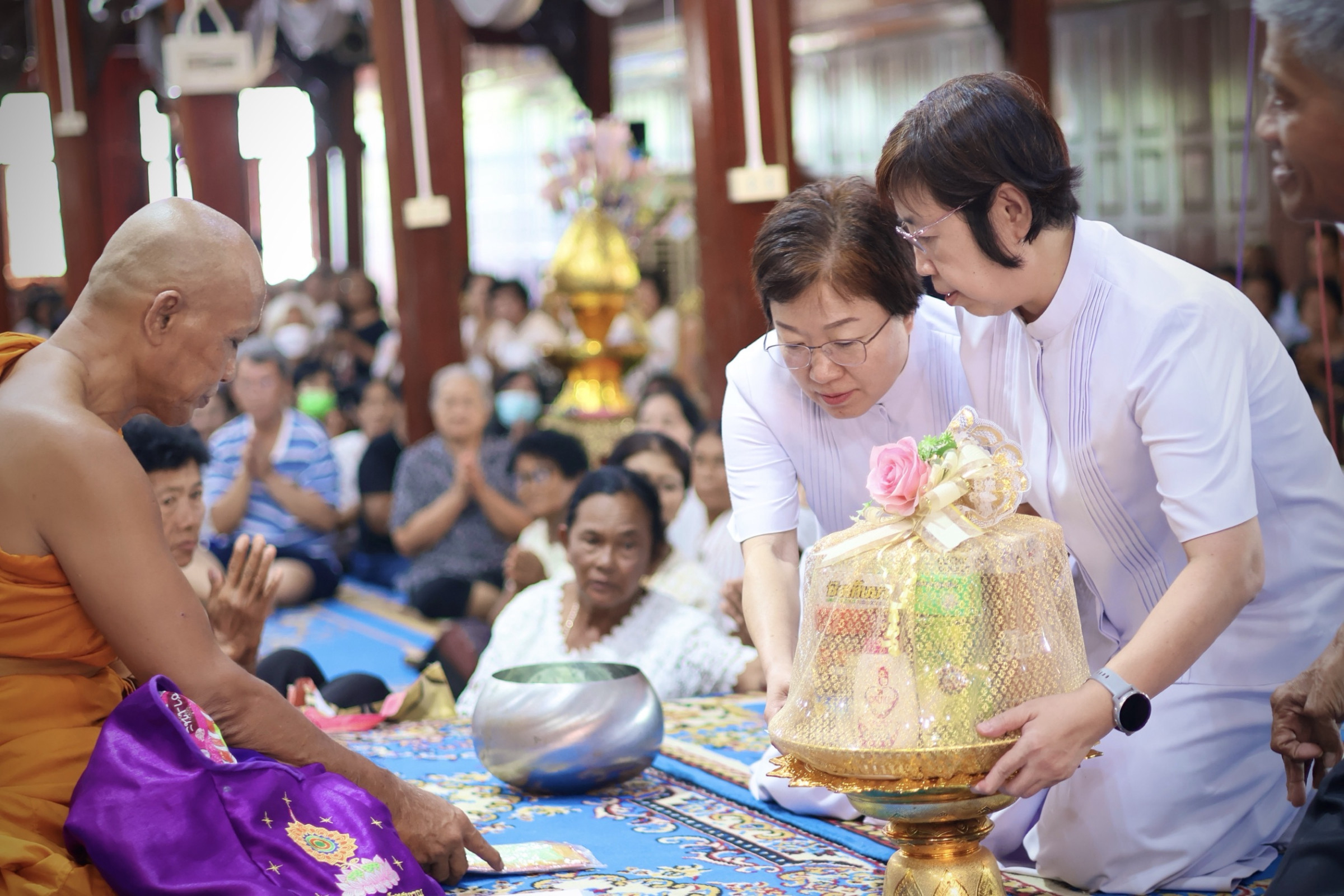 ภาพร่วมพิธีกรรมวัดถ้ำแก้ว