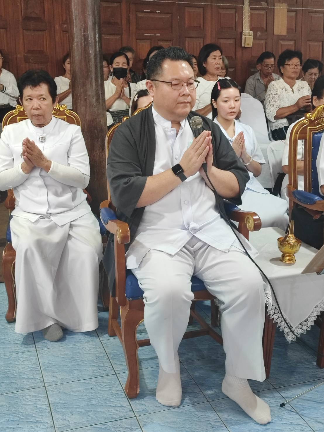 ภาพร่วมพิธีกรรมวัดหนองหญ้าปล้อง