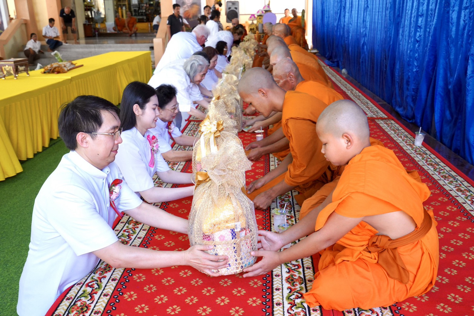 ภาพร่วมพิธีกรรมวัดวังมะนาว