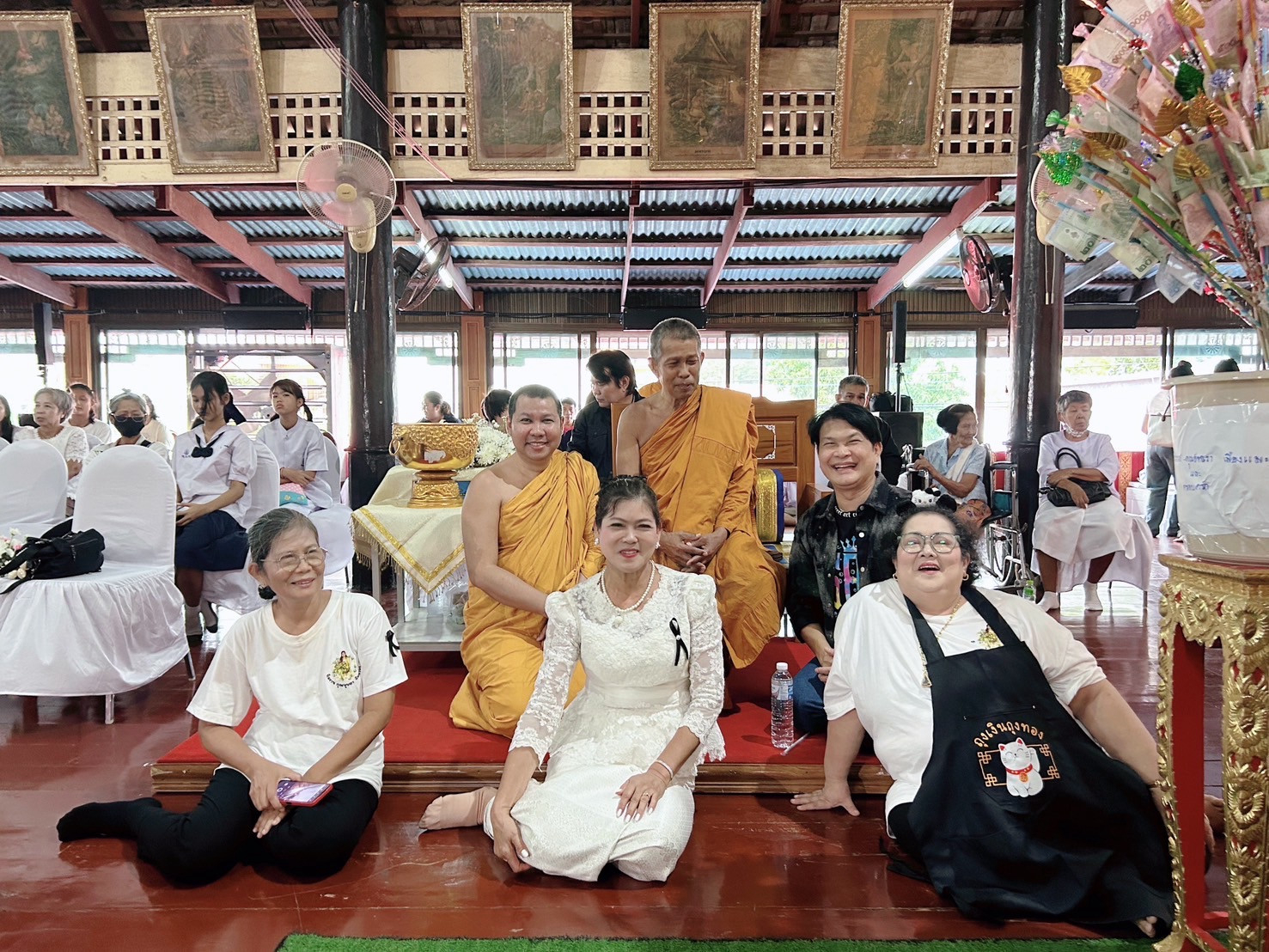 ภาพร่วมขบวนกฐินวัดหัวดงเหนือ