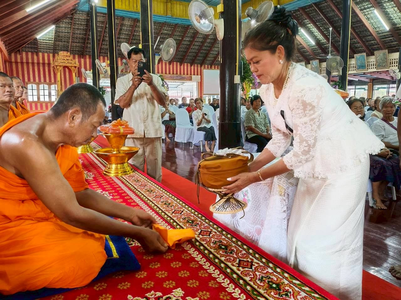 ภาพร่วมพิธีกรรมวัดหัวดงเหนือ